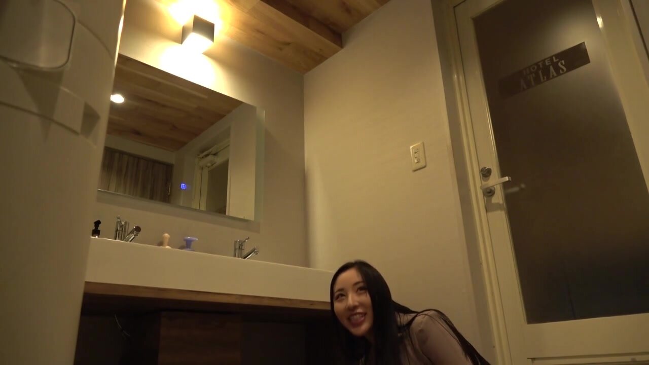 CHUC-140 G-cup Minato-ku girl invites you to cum inside with her beautiful ass Mina (26)