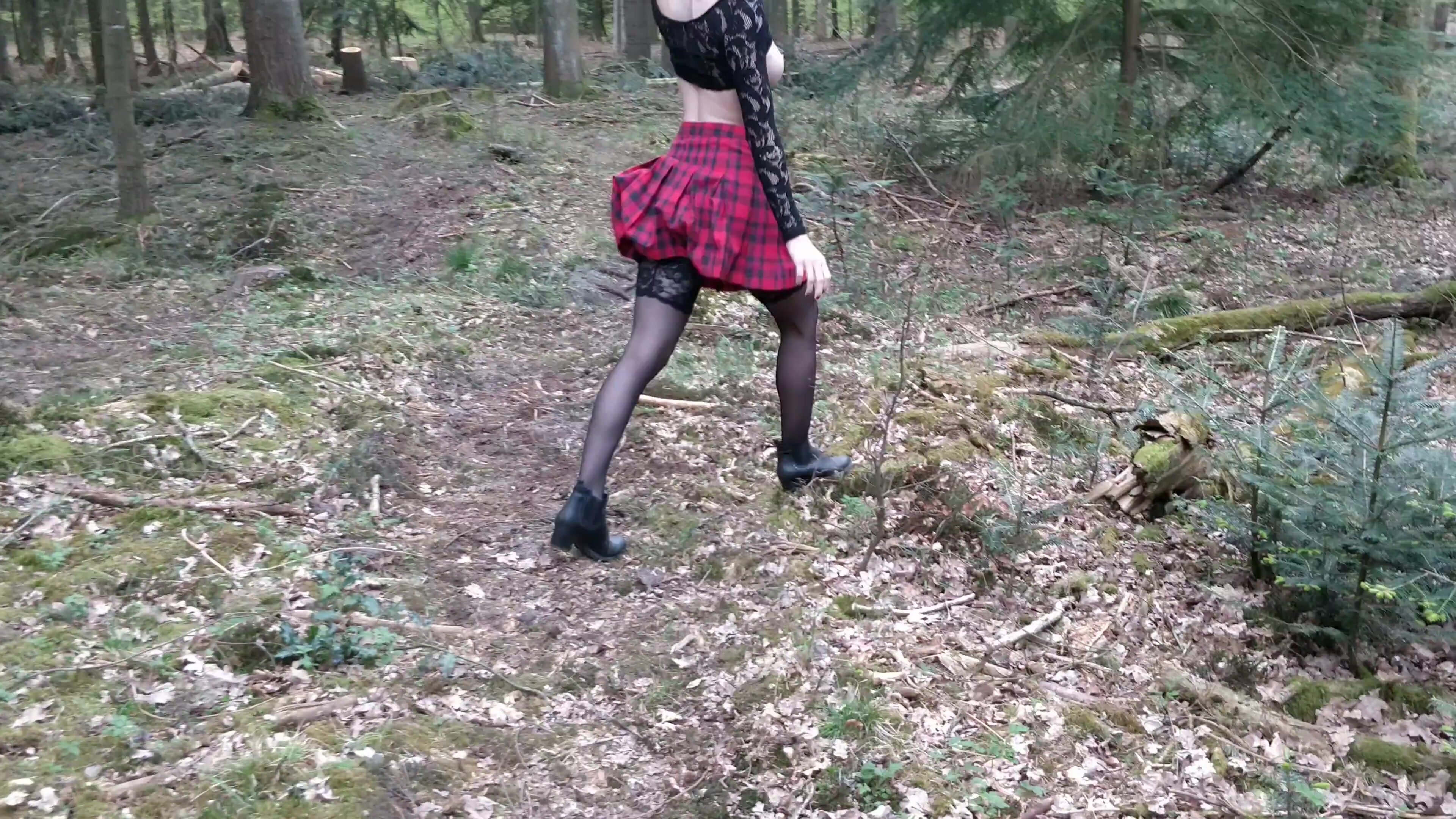 Ana Lingus - Got Horny In The Woods, BJ Fucking, Cum On My Ass And Cumwalk