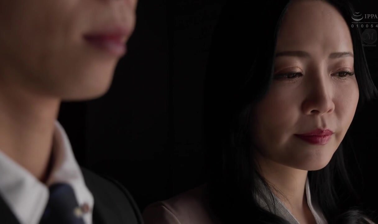 JUR-436 I've been having a sex friend relationship with my son's friend for the past 5 years. I'm having an indecent affair with a younger guy... I'm addicted to creampie love affairs. Nami Okimiya