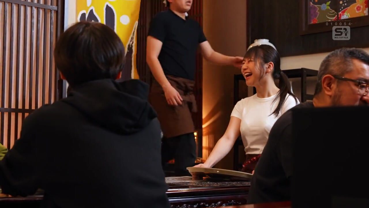 SONE-780 A female college student who has feelings for the manager of her part-time job purposely misses the last train... She ends up getting immersed in sweet and sad sex at a hotel until the morning, in this naughty pure love NTR roommate story Minamiz