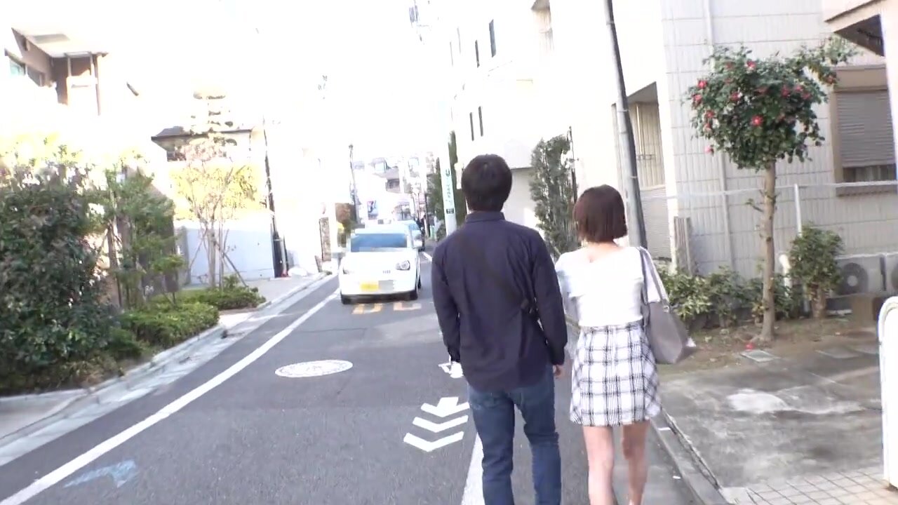 DVEH-058 "It's okay to kiss," "It's my first time kissing," "Eh, maybe you're a virgin...?!" An older sister and younger brother experience a shy, super intense French kiss under the blue sky. The older sister who stole her virgin brother's first kiss bec