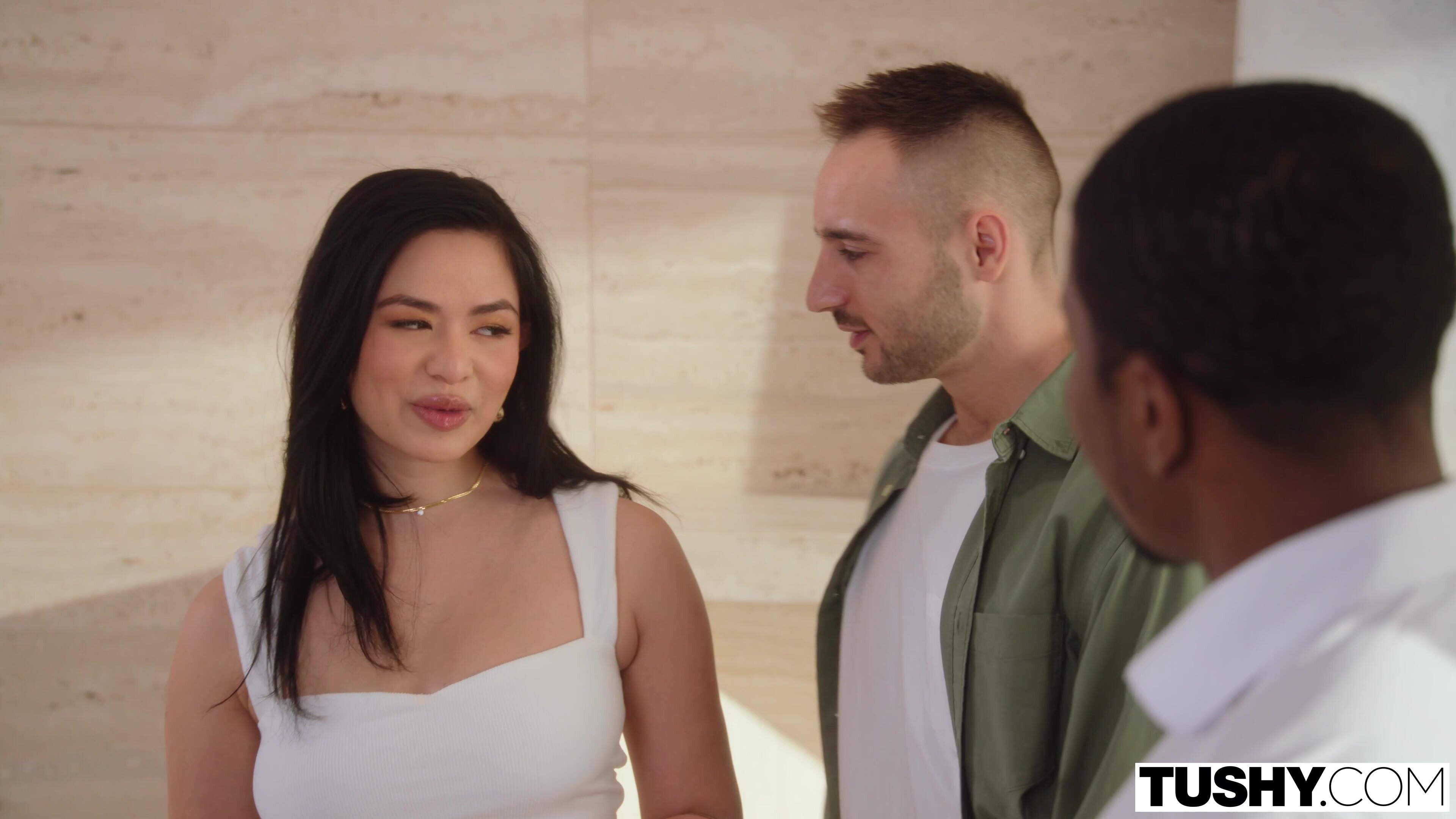 Scarlett Alexis is a hottie obsessed with anal sex and gets double penetration