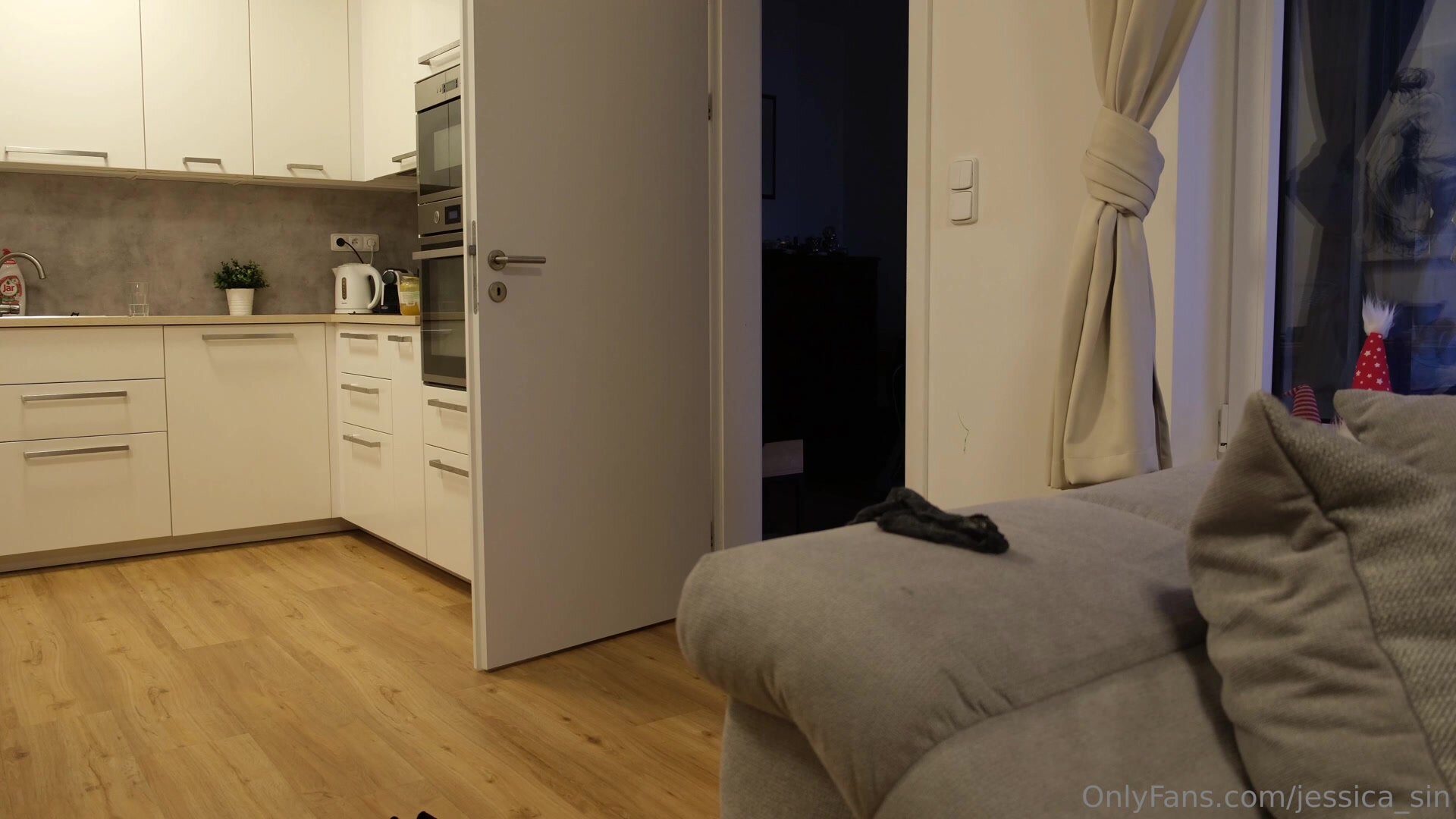 Jessica Sin - Mom caught stepson sniffing her panties - ANAL