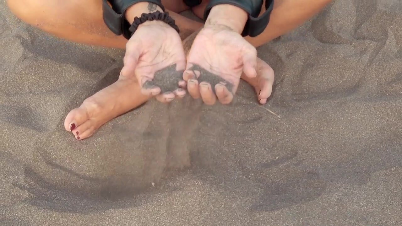Elise Van Vlaanderen - beach girl Tenerife