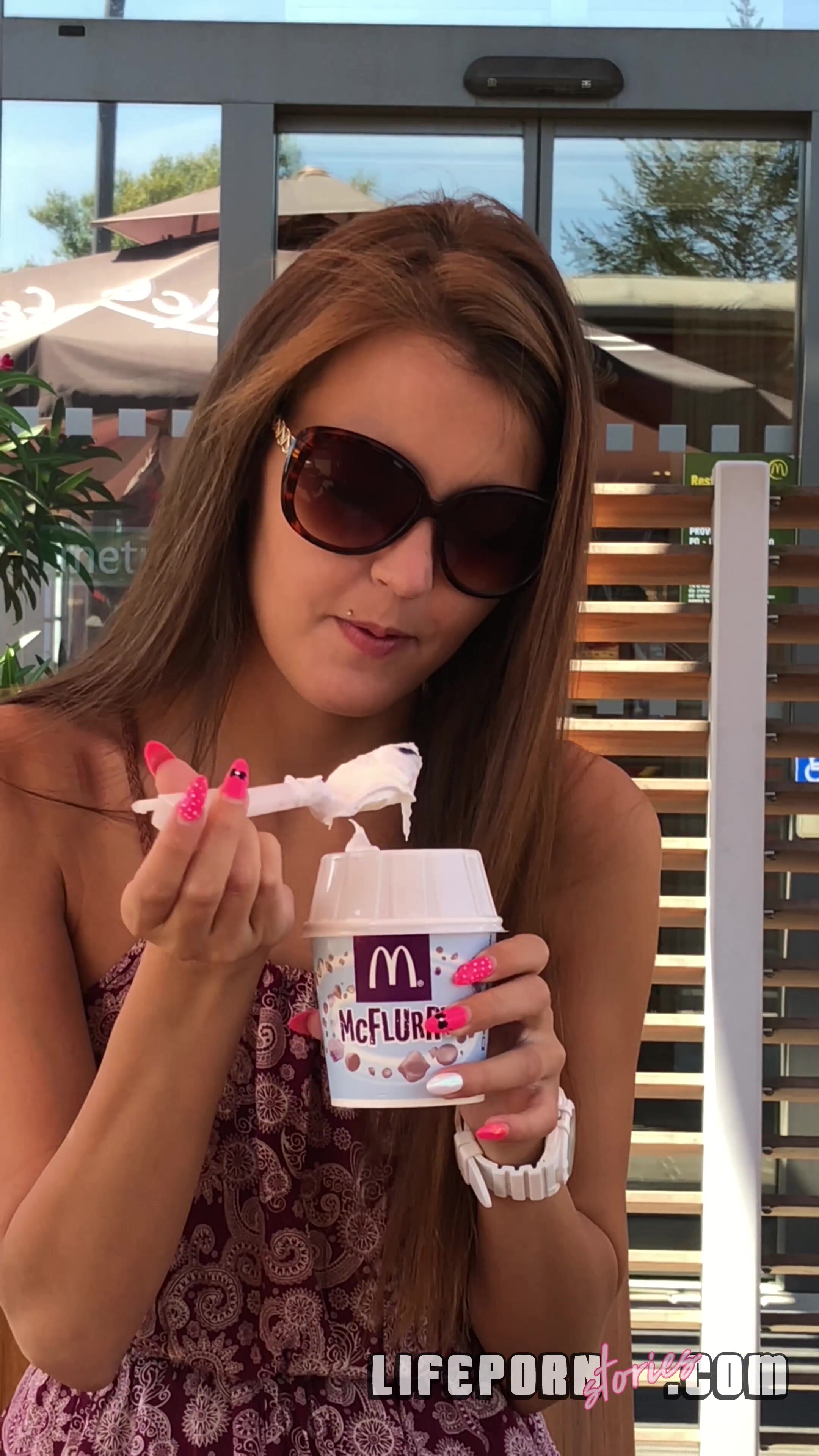 Cindy Shine - Sex On A Public Beach