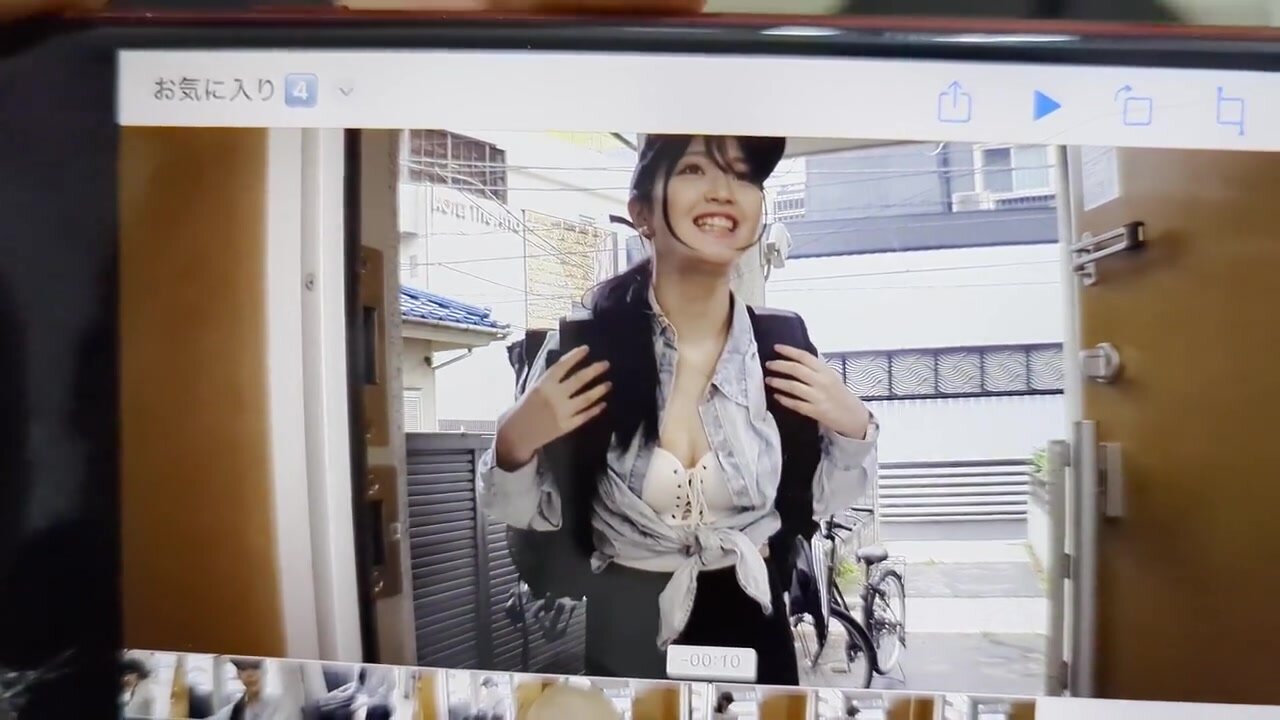 SVDVD-957 A super cute junior from my club happened to come to make a delivery, so we had some champagne together and made love until the sun rose three times, and then I released the creampie video of us covered in juices as an AV. Nagano Suzu