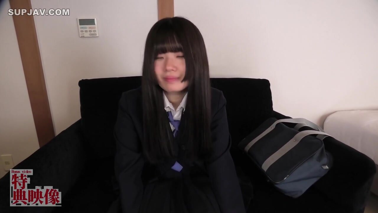 [Uncensored] She Came To Tokyo From Kansai For Some Reason. ❤ She's Plain But Has Beautiful Big Breasts, E Cup, Baby Face, Growing Pubic Hair * Experience With 1 Person, Forbidden Massive Creampie On A Dangerous Day! Wearing A Uniform