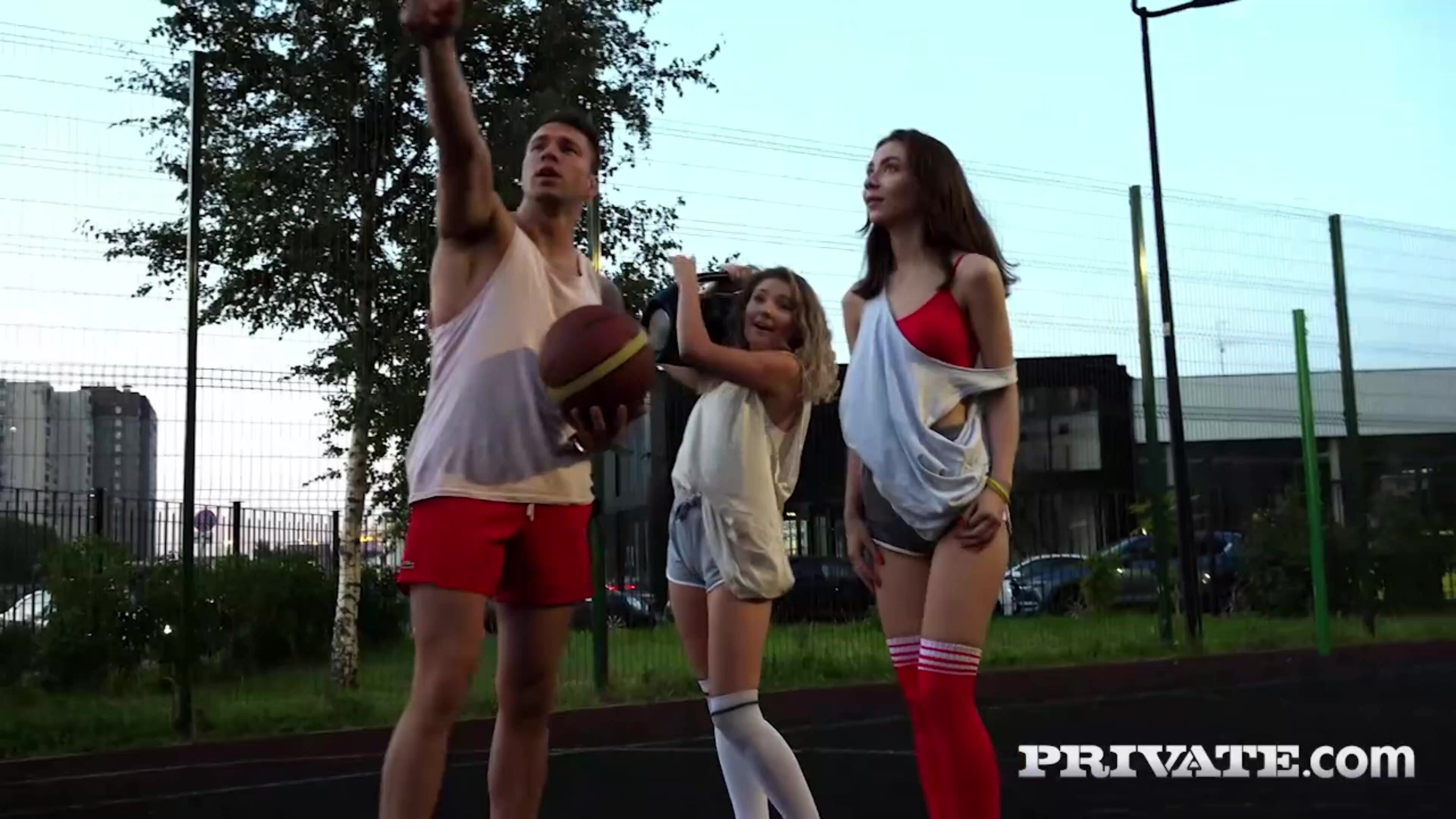 Vivian Grace and Luna Umberley in Their First Threesome 2