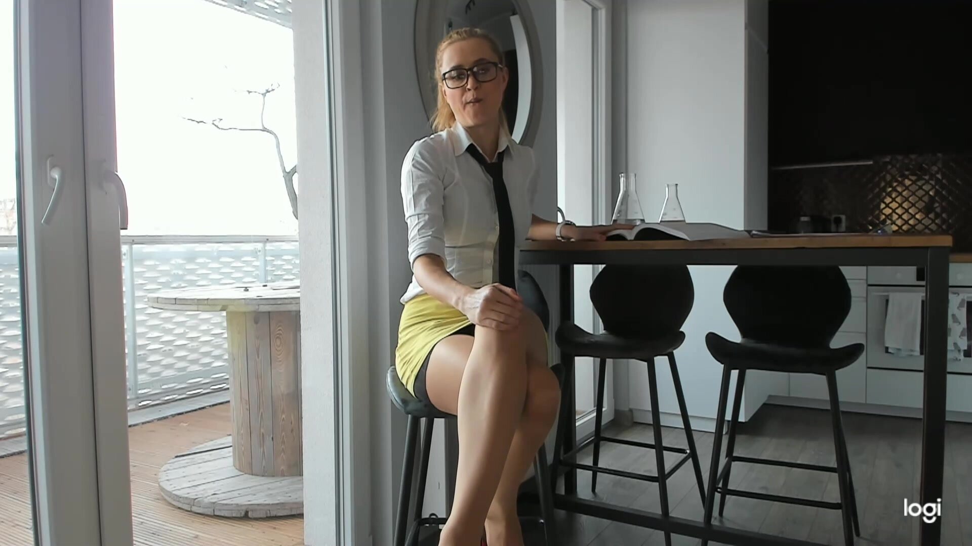 AoifeOneal - Students Make Teacher Masturbate