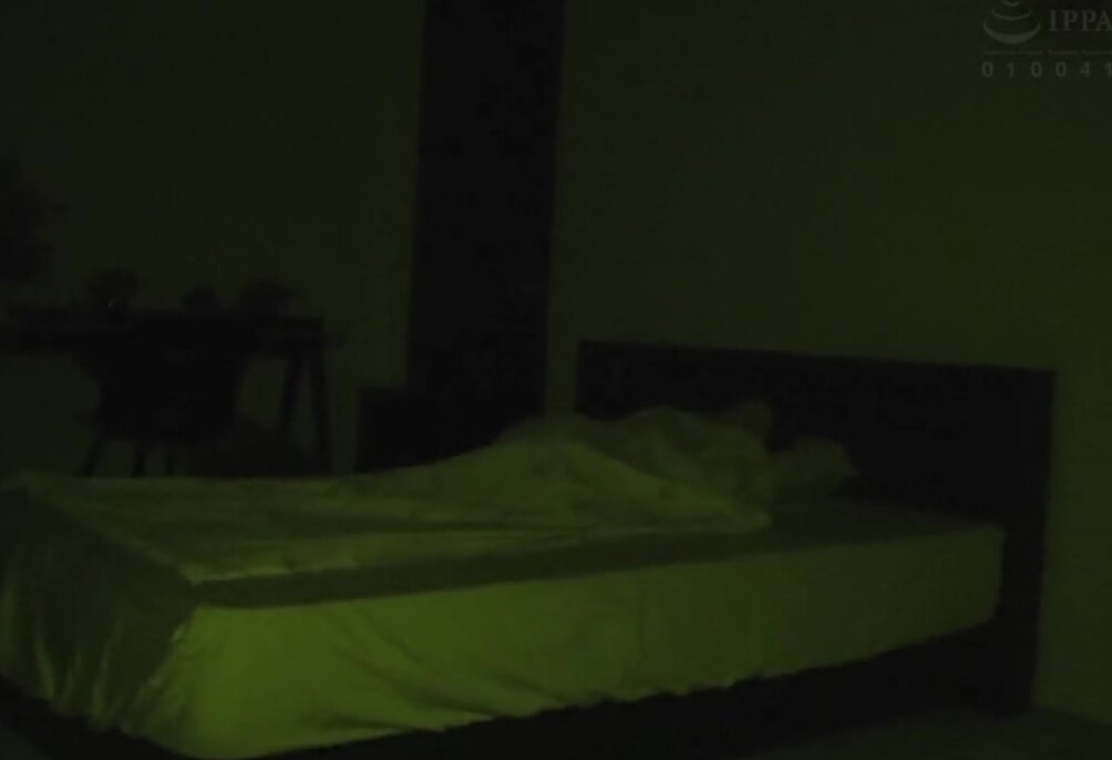 BUR-639 A giant man violates a small girl under 148cm tall who is not yet able to get pregnant! Nighttime flowers of a small-breasted lolita with a shaved pussy, 4 hours of creampie footage