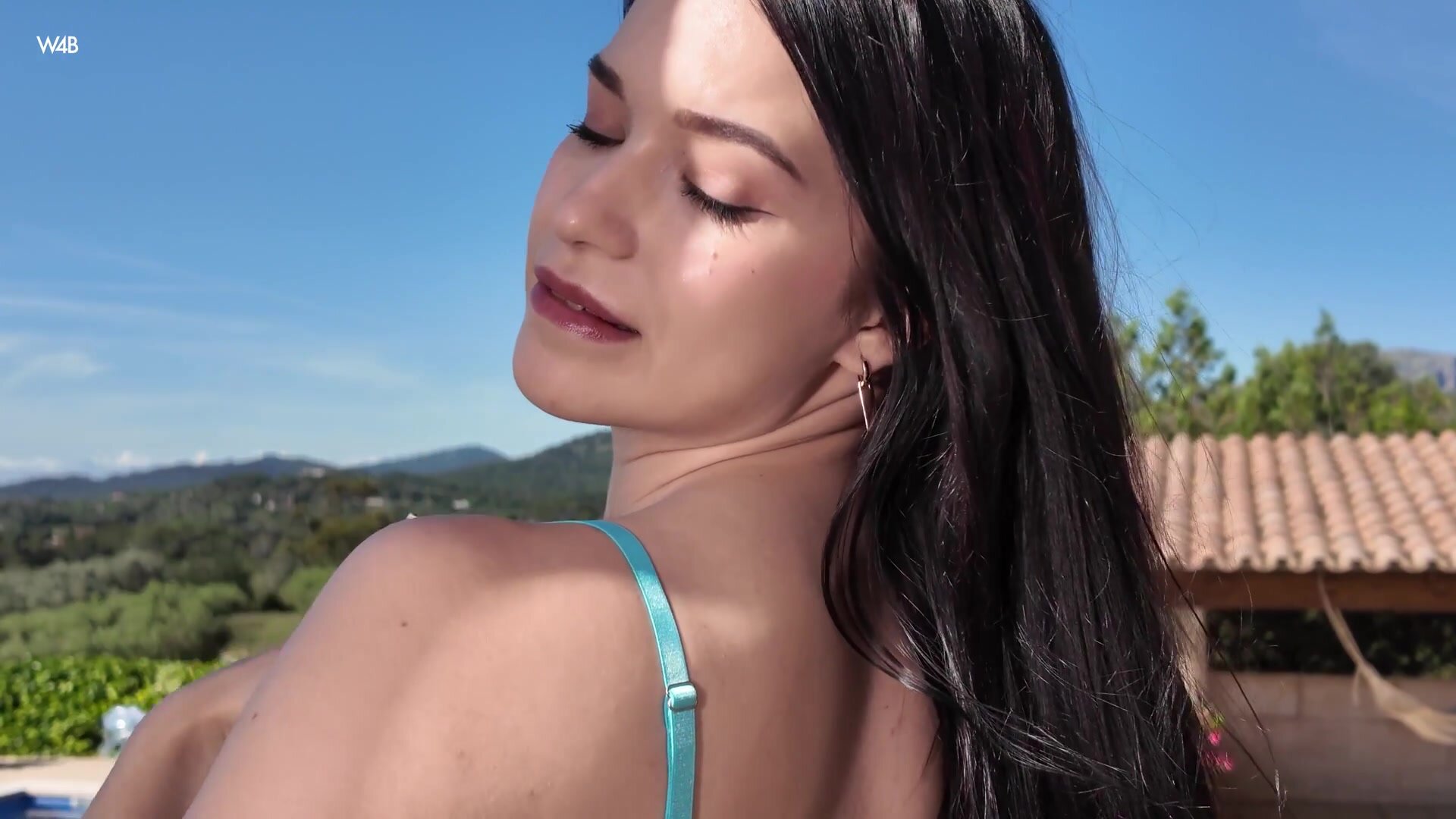 Watch4Beauty - Wikki Kee Pussy In The Mirror