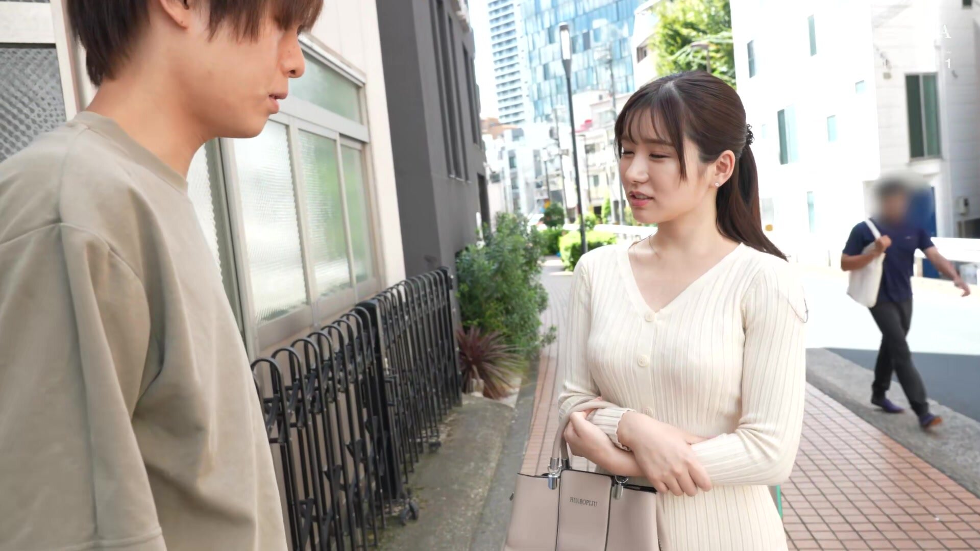 VEC-632 Bringing a beautiful married woman who works part-time into the house and having creampie sex Mei Itsukaichi