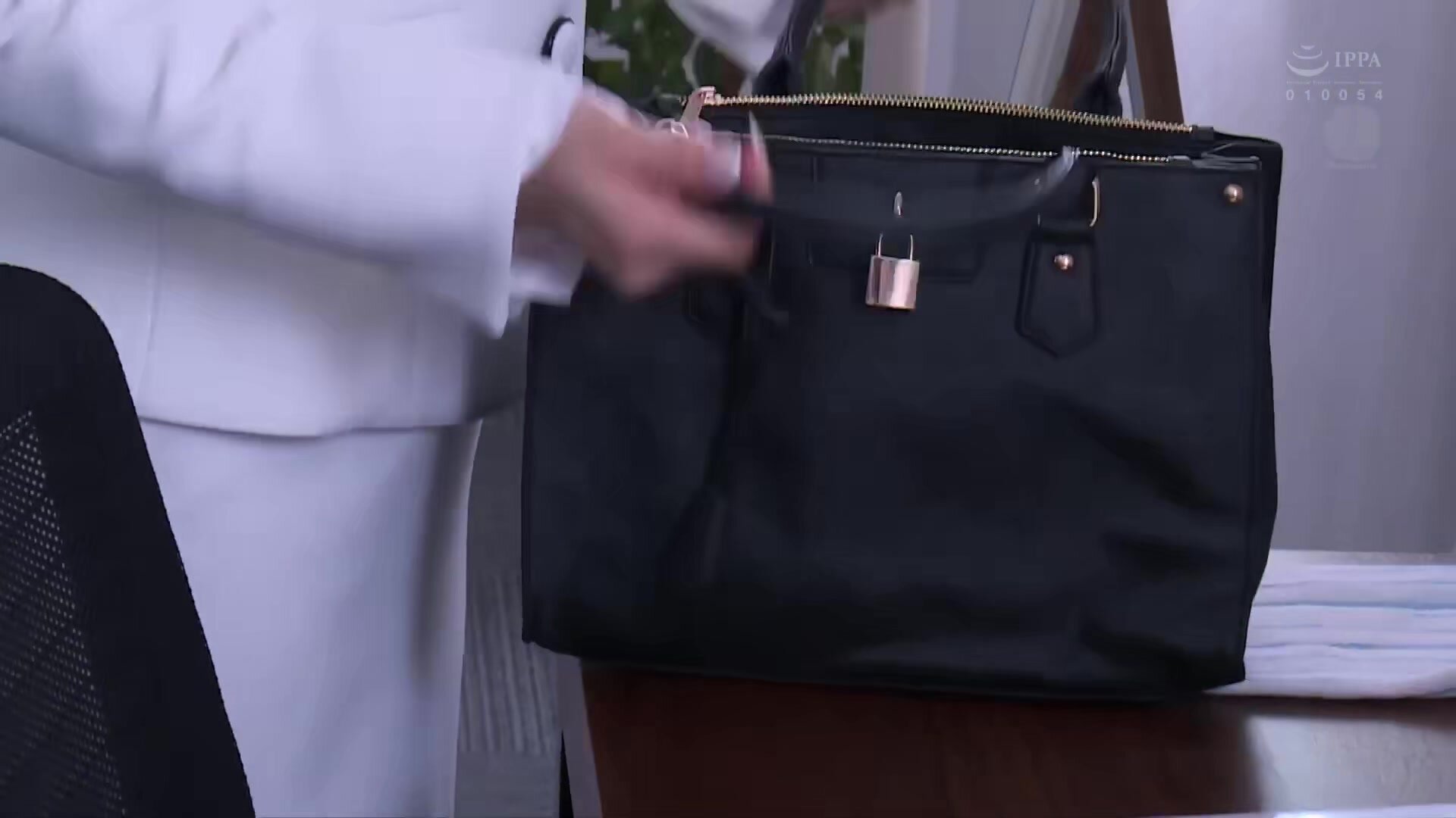 JUL-377 Married Woman Secretary, Creampie Fuck In The Manager's Office Full Of Sweat And Kissing Industry's Top Beautiful Mature Woman Appointed As Madonna's Exclusive Secretary!! Marina Shiraishi