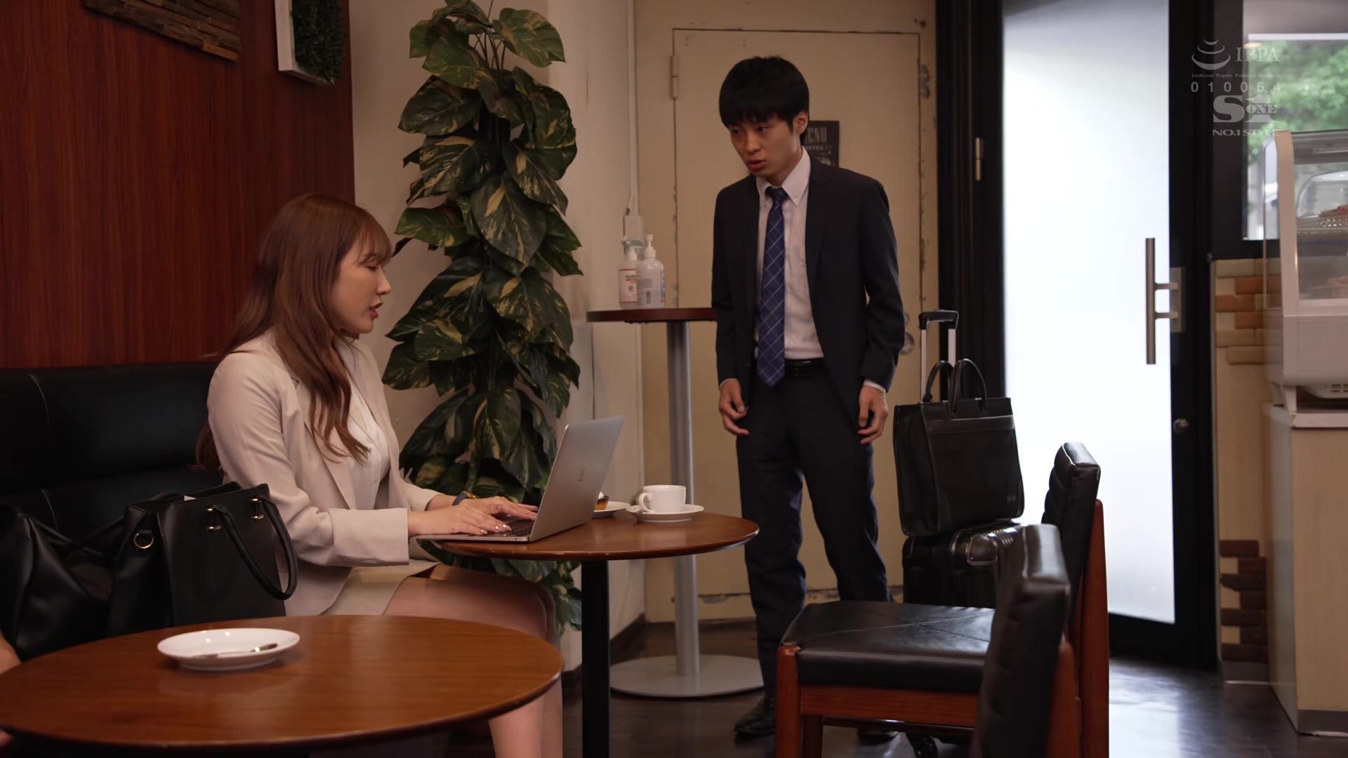 SSIS-561 Unexpectedly Shared Room With A Drunk Busty Female Boss 0:00AM 0:00A Drunk Senpai Is Like A Virgin If I Push Her, Konan Koyoi