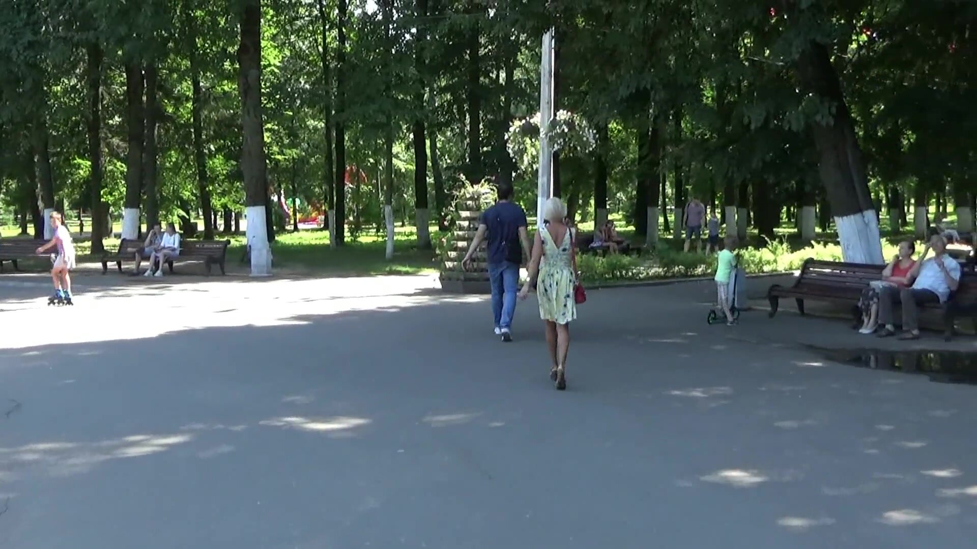 CindyAngel - Pussy flashing and masturbation in a public park