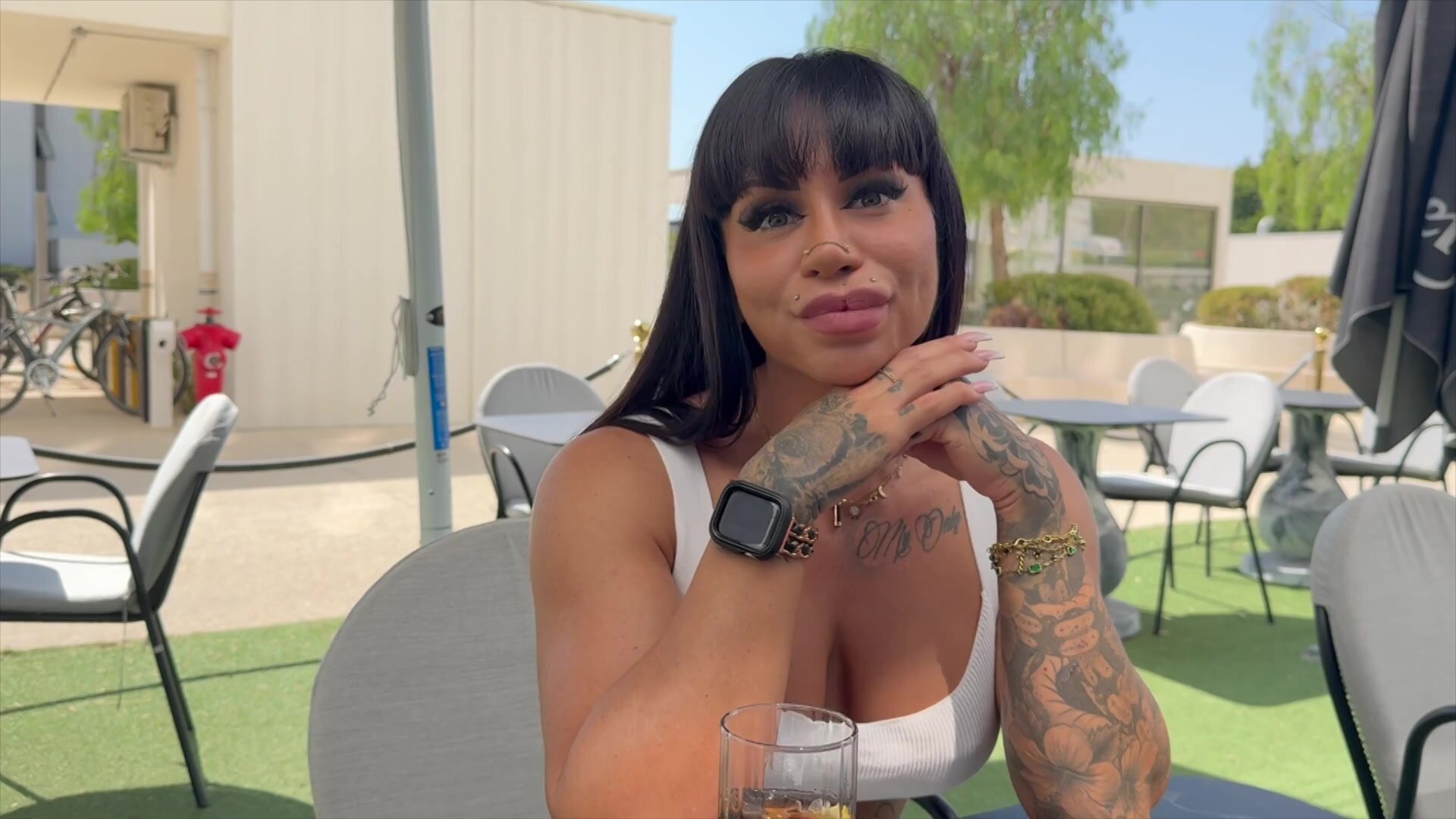 JacquieEtMichelTV - Valentina Coppola The Queen Of Hard