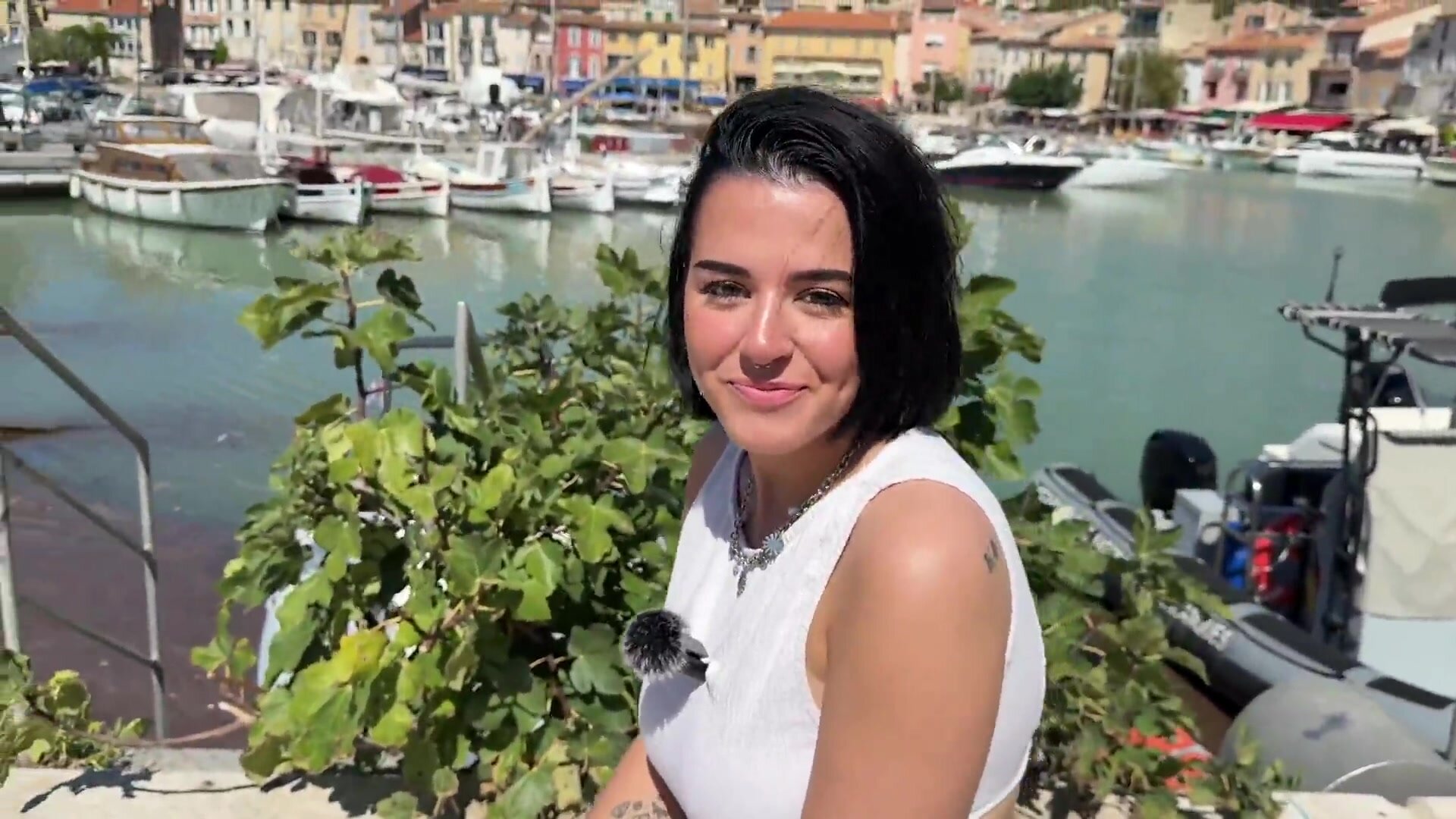 JacquieEtMichelTV – Rose, 20 Years Old, Veterinary Student In Lille