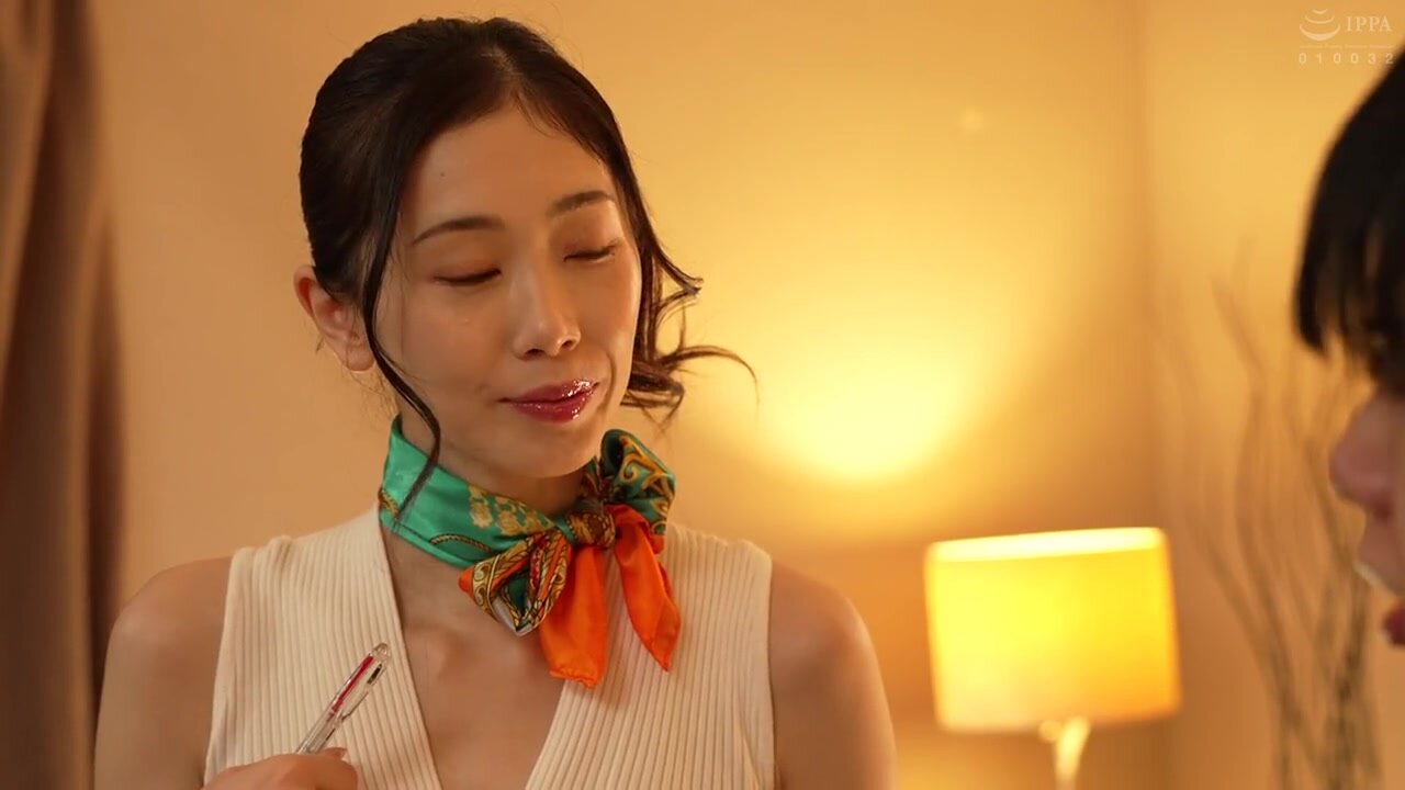 HUNTC-455 "By using high-density focused facial pressure (in other words, face sitting), I will correct the distortion of your face and the disturbance of your autonomic nervous system," said the beautician as she straddled my face and performed the treat