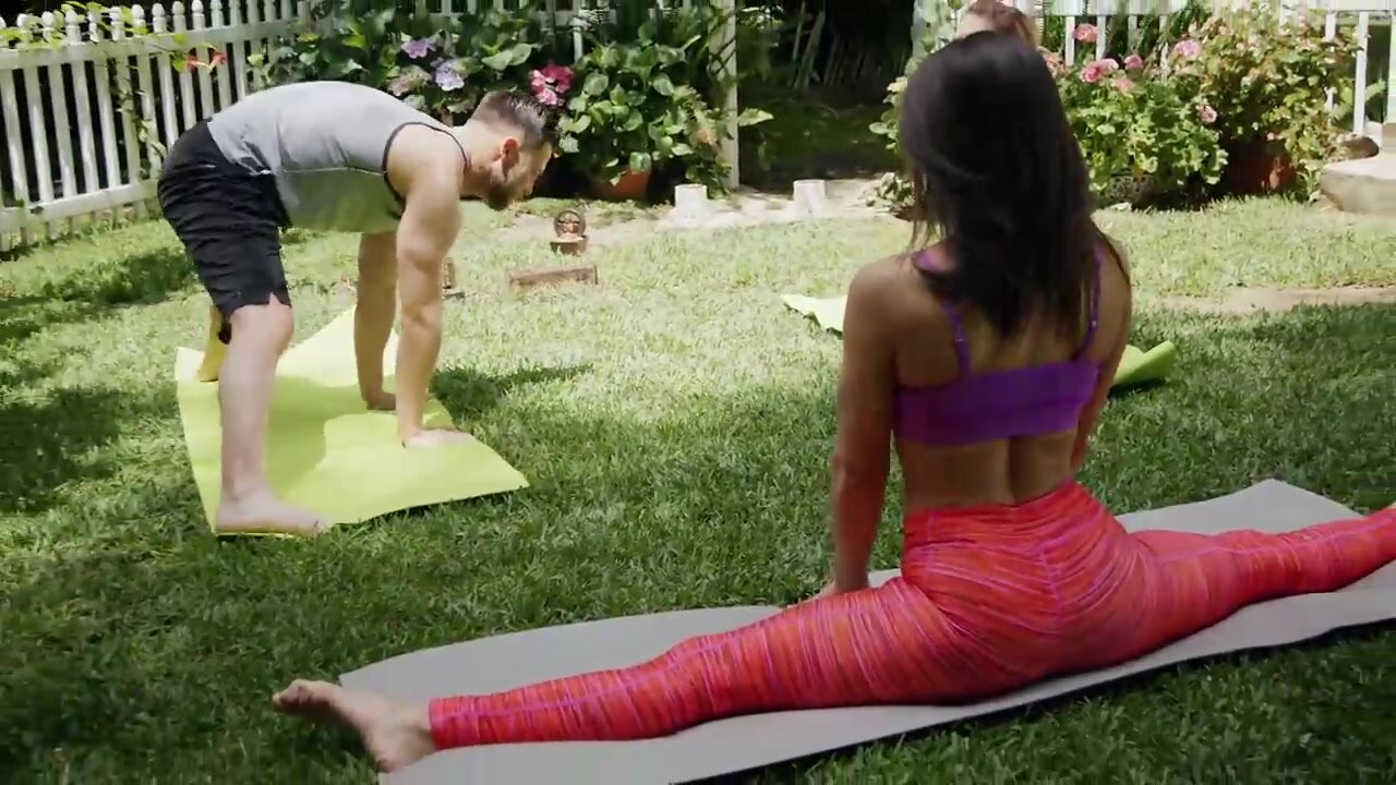 Cherie Deville Abella Danger Couple Has A Threesome With The Yoga Instructor
