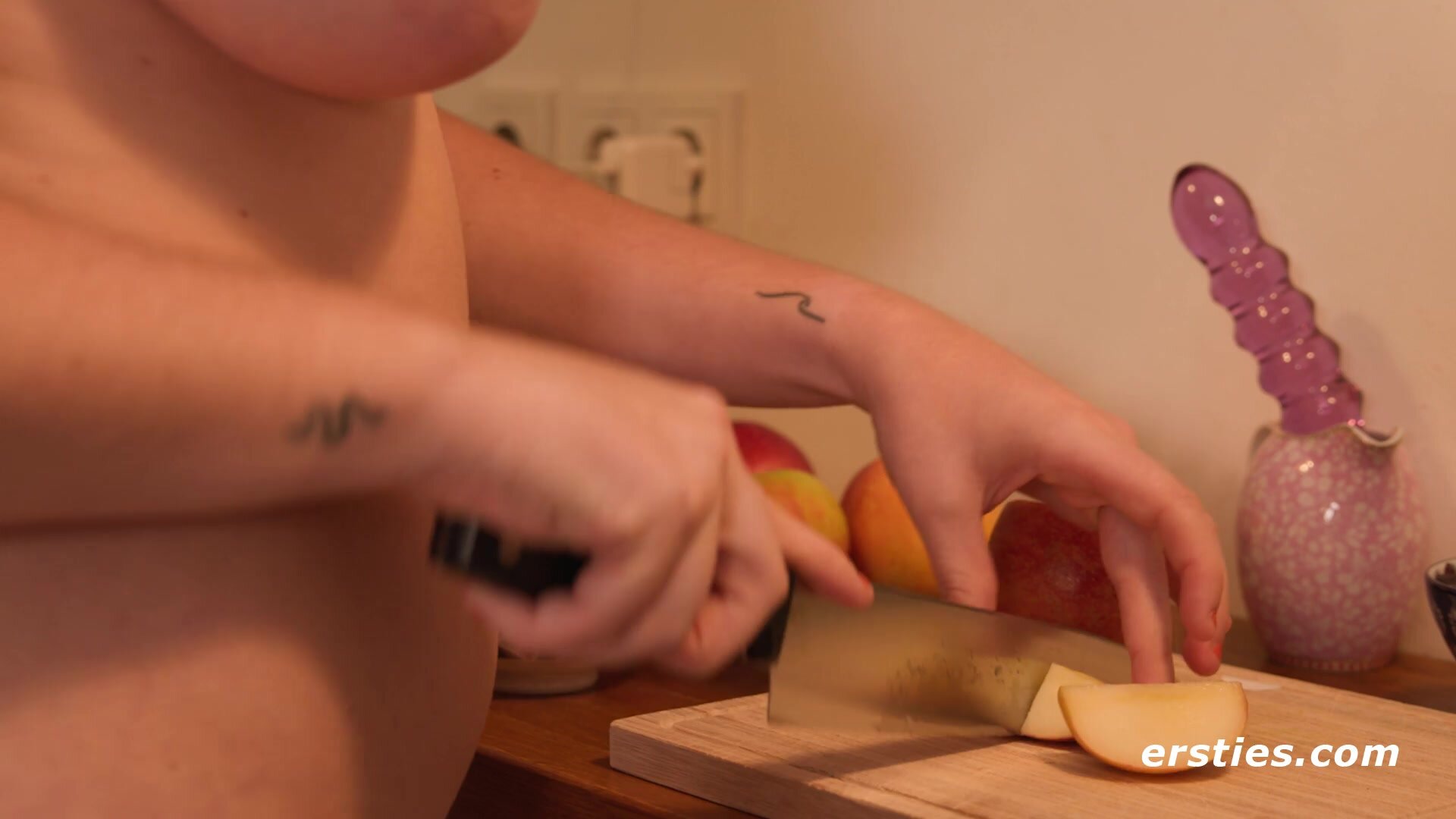 Claudia G - Dildo Distraction