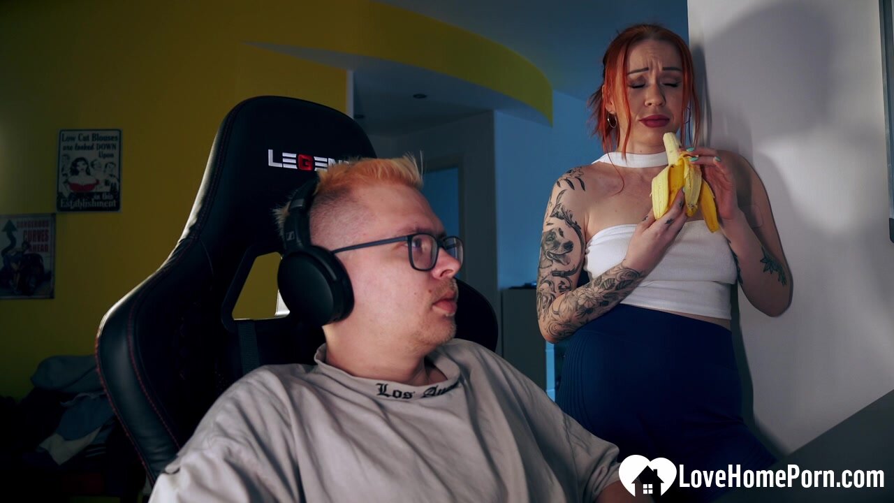 Distracting his gaming with a good blowjob
