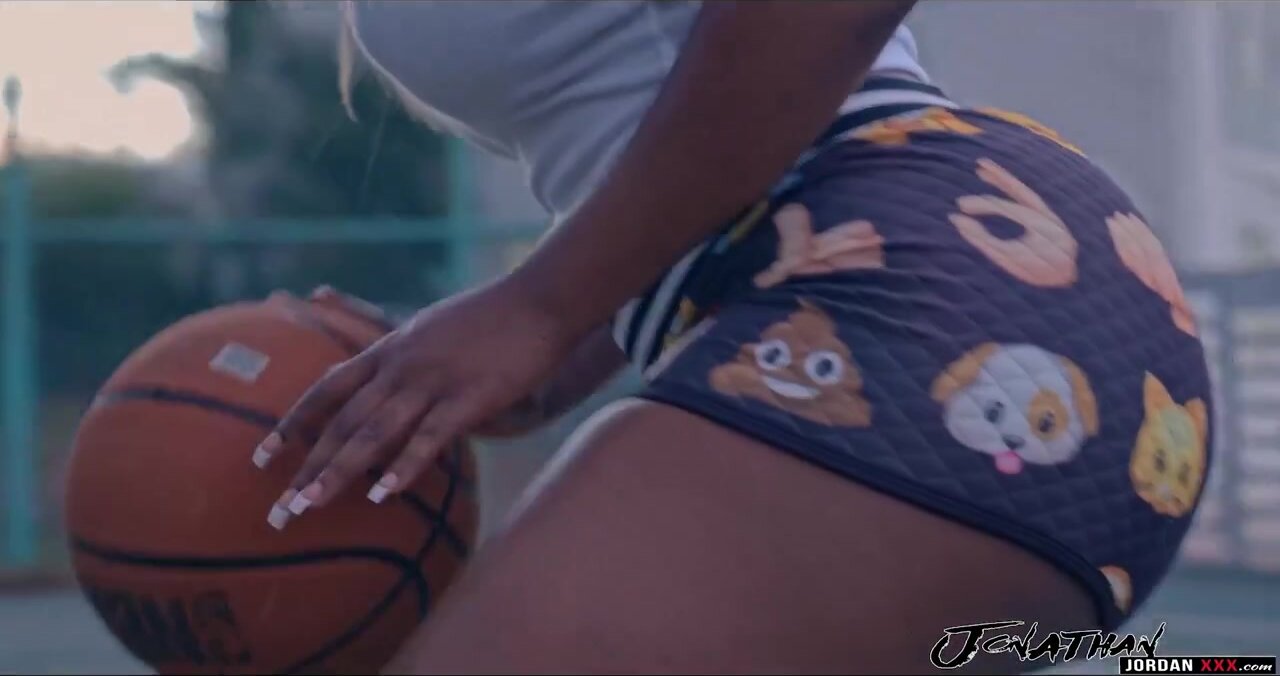 Breyana Moore Fucking The Trainer