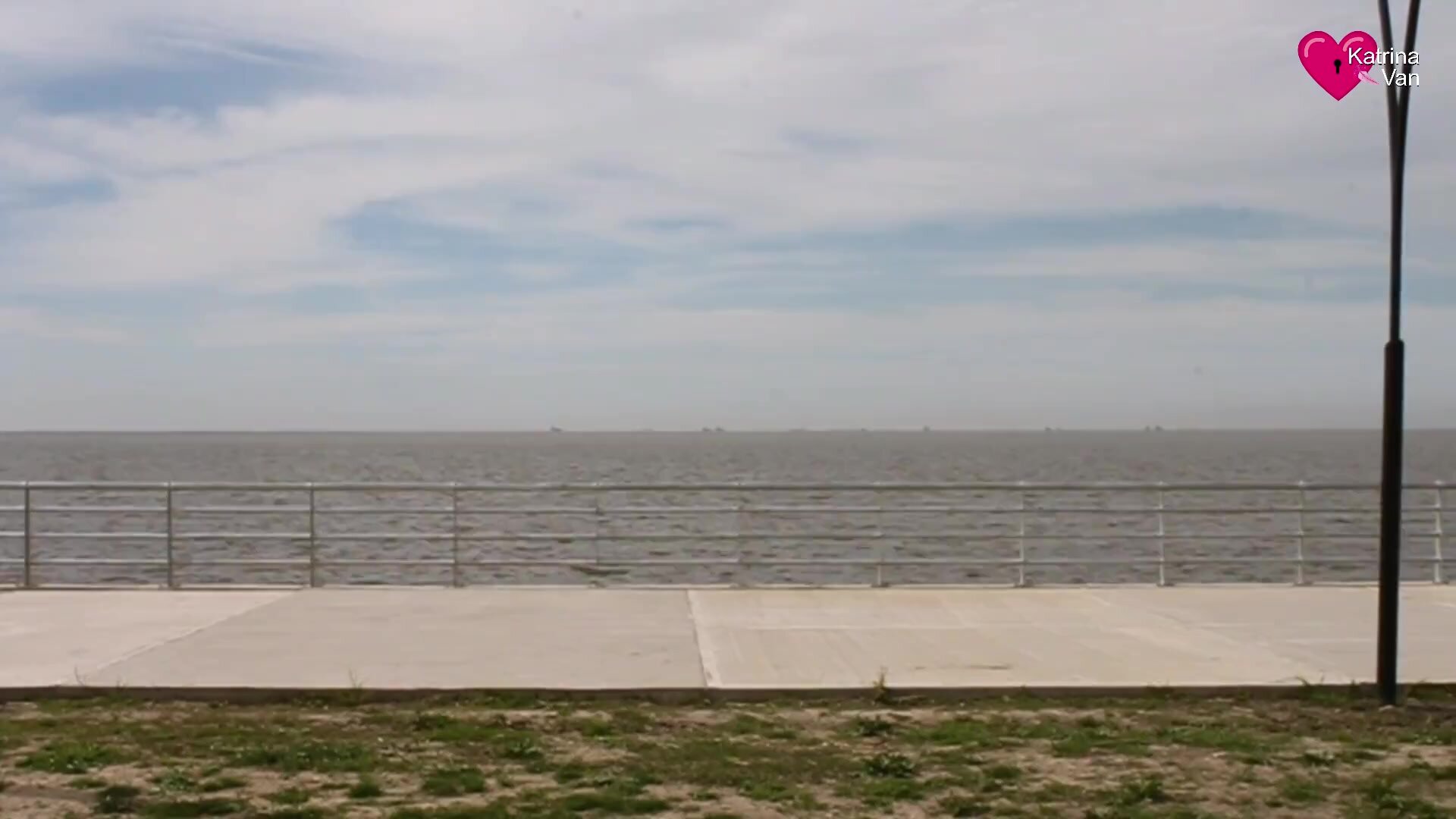 Katrina Van - Hendes Tunge Flyder Over Med Sperm I Rio De La Plata