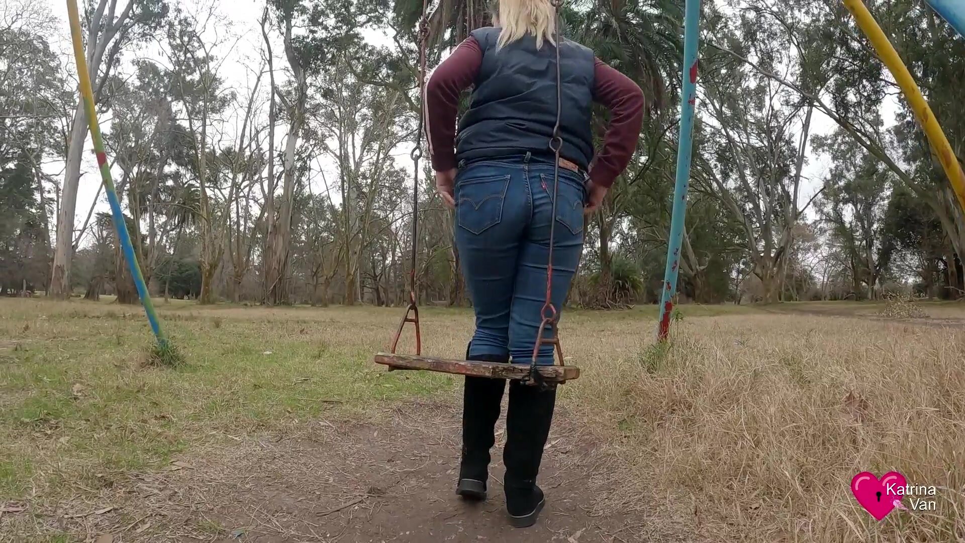 Katrina Van - Swing Masturbation