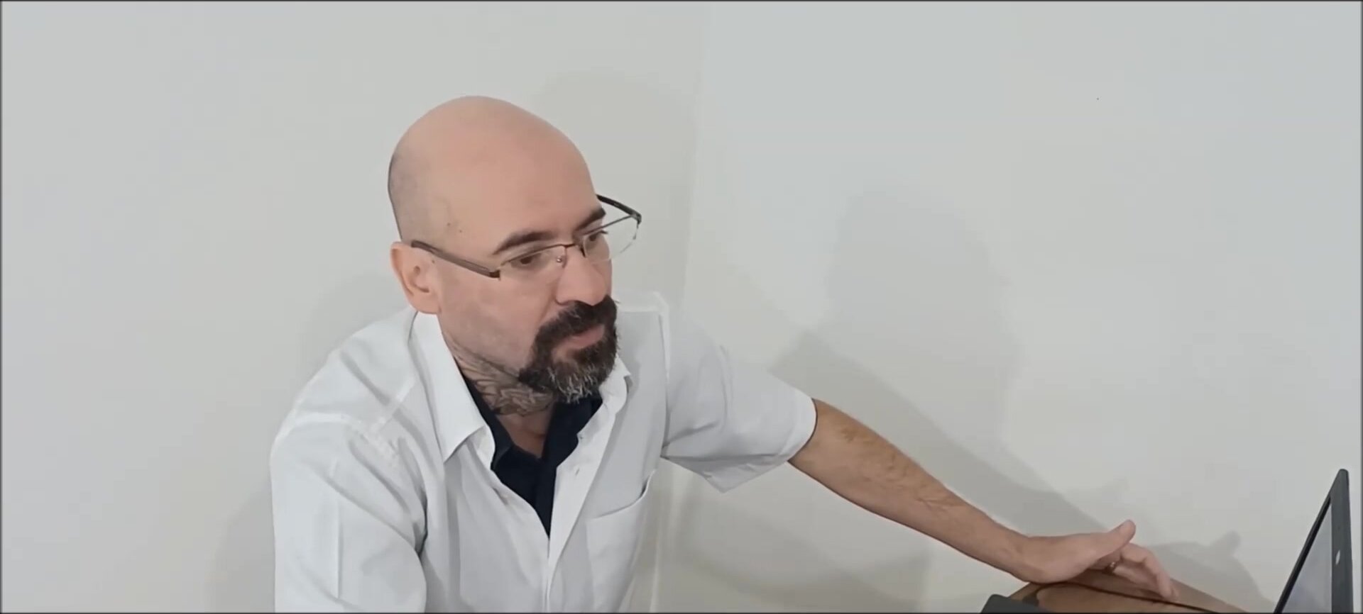 RenaTasurtada - Naughty doctor and clandestine gynecologist!