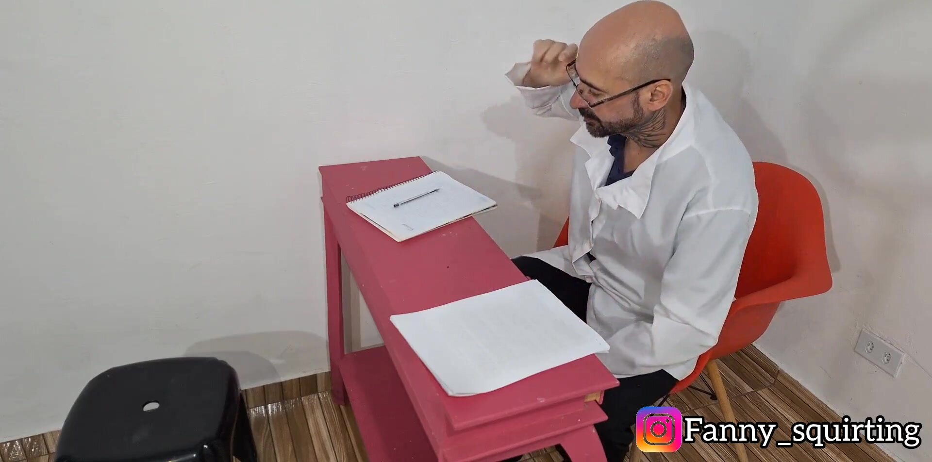 RenaTasurtada - Wife goes to the doctor to show her ass