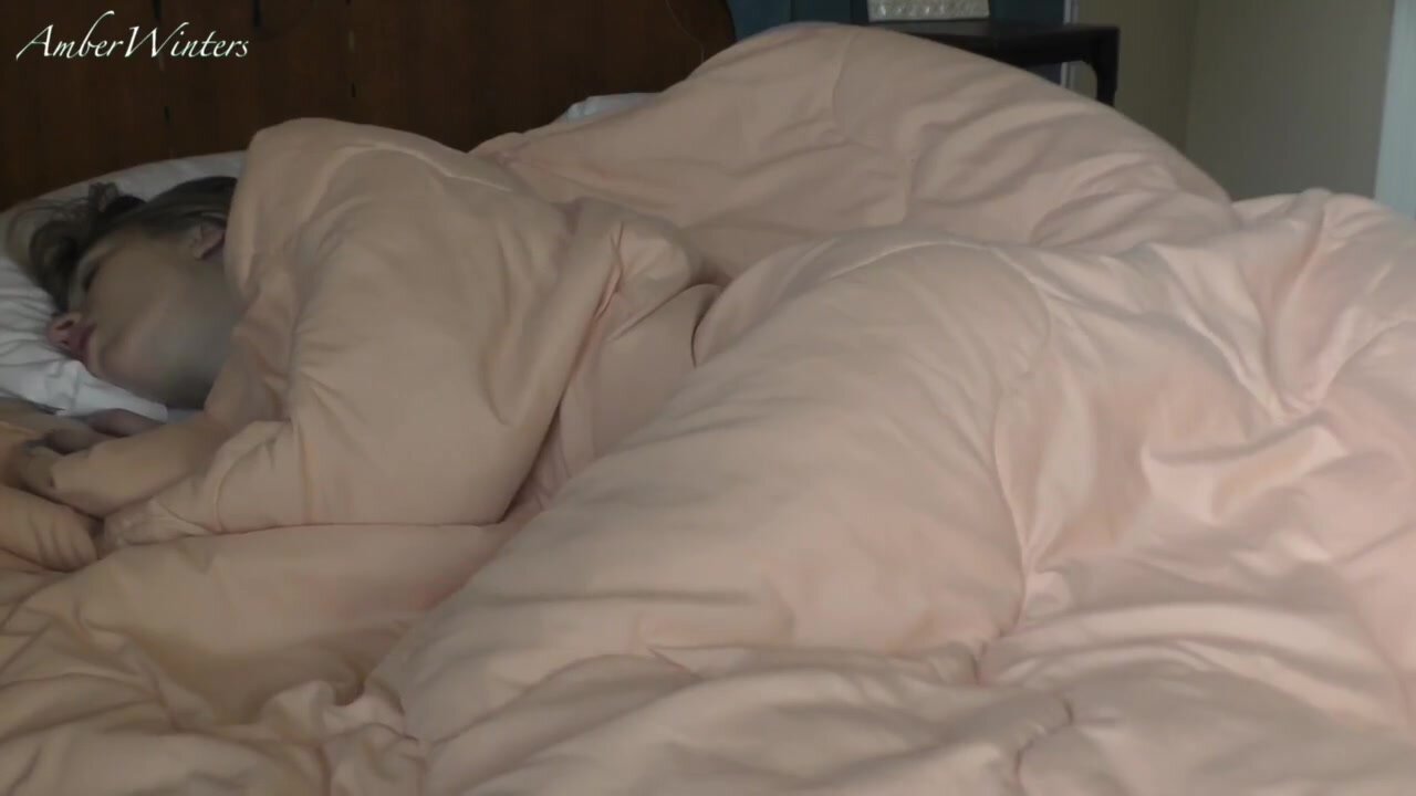 Amber Winters - I Love Getting Woken Up and Creampied By His Big Dick