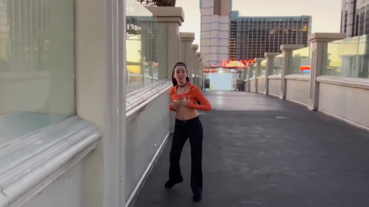 Nicole Niagara - Grade A Public Specimen pt 2 Caught Flashing Fucking