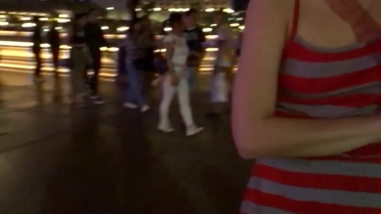Nicole Niagara - Horny Amateur Masturbating In The Public Street