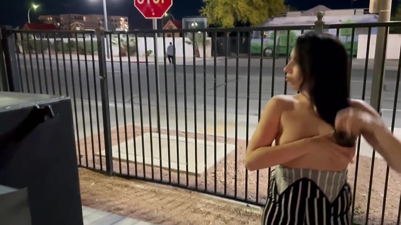 Nicole Niagara - Sidewalk slut caught being a naughty