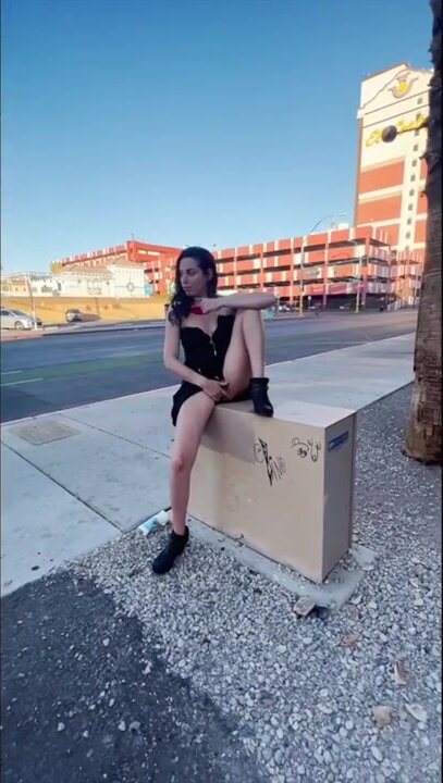 NicoleNiagara - Blindfolded cum slut in Vegas