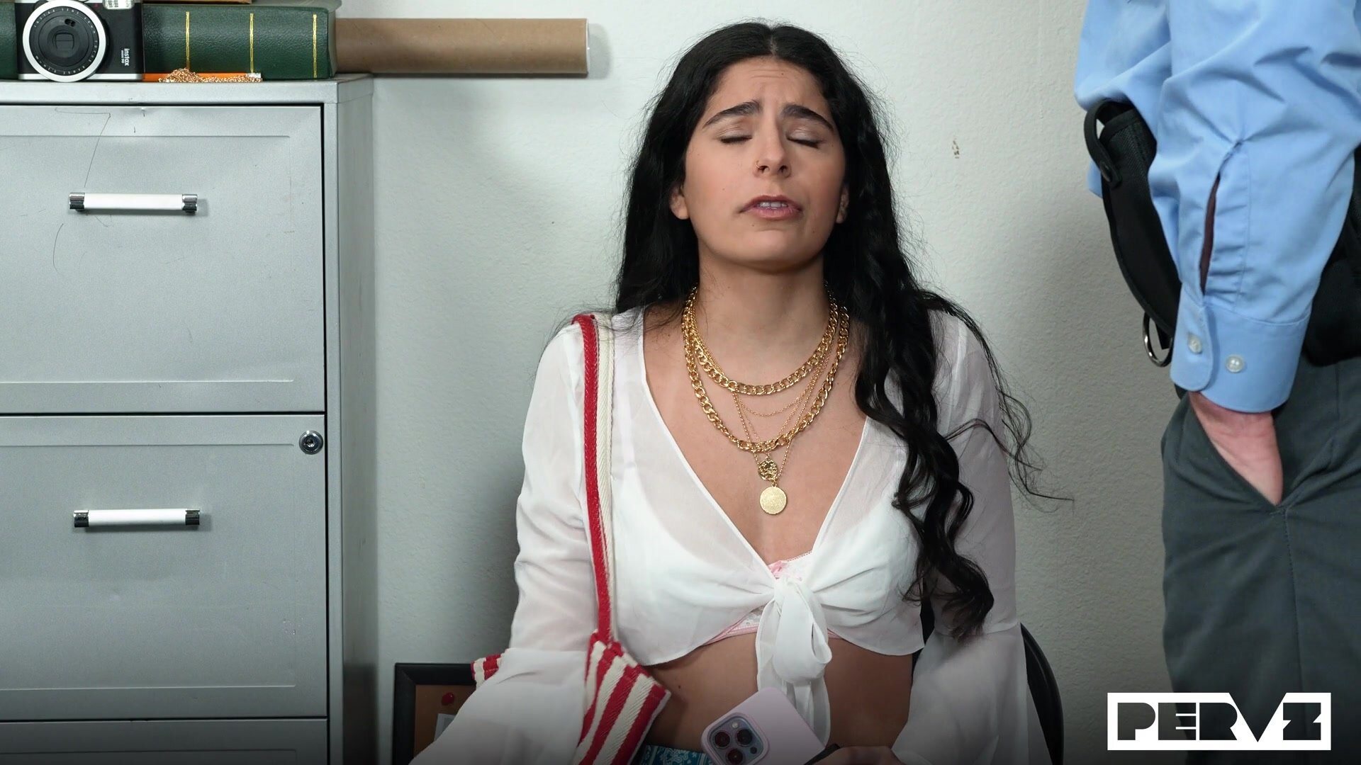 Shoplyfter - Bella Rolland And Angel Gostosa