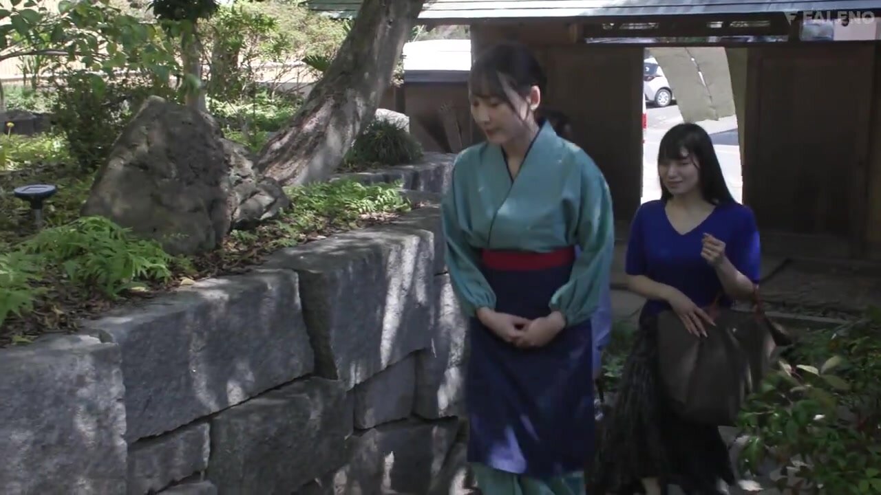 FNS-101 A maid who secretly seduces her husband who came on honeymoon to have a baby with dirty talk and has sex with him - Momo Misono