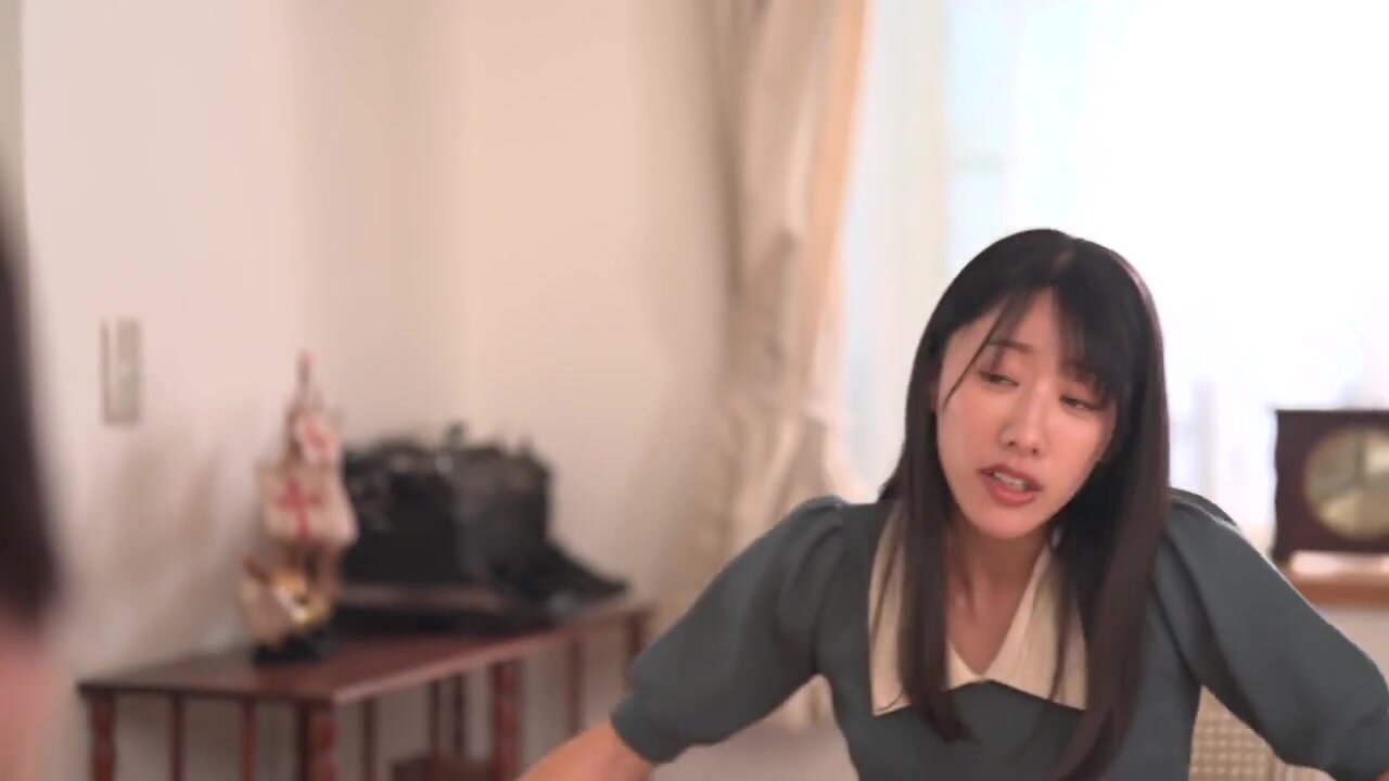 MVSD-661 Married Woman's Home Salon: A Young Wife and Esthetician, Yuki Takeuchi, Falls for Her Scumbag Neighbor's Dirty Big Cock
