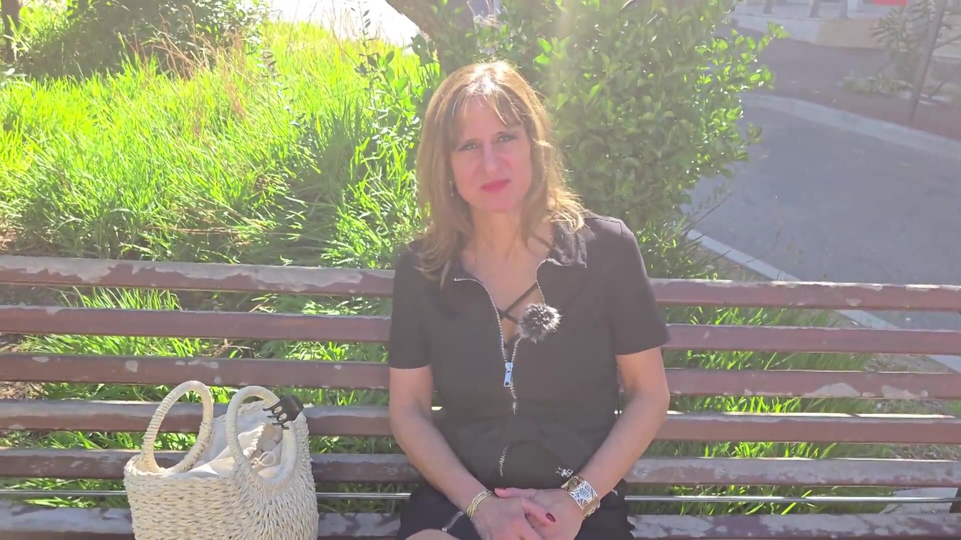 JacquieEtMichelTV – Lolly, 44 Years Old, Purchasing Manager In Colomiers