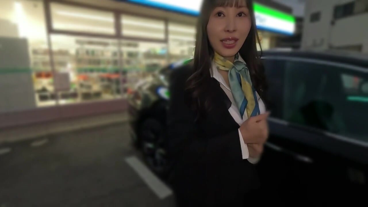 WA-568 A beautiful, busty car dealer who delivered my car with a feminine scent. I asked her to provide some sexual maintenance while still in her suit!?