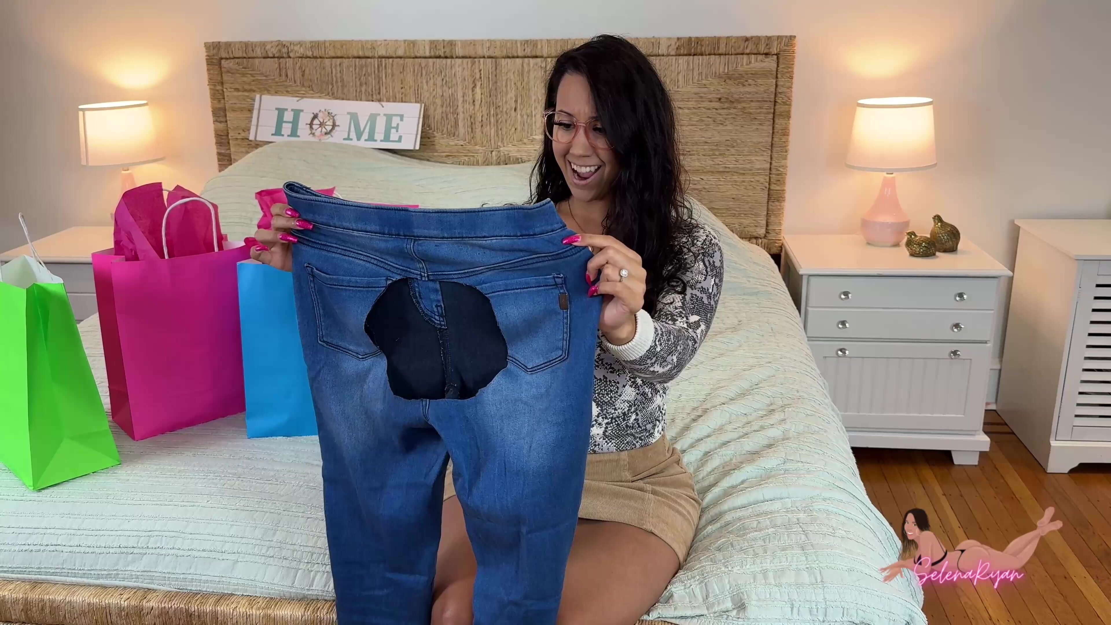 Sneaky Cumshots On step-Mommy's Butt: Ripped Jeans Trick 4K