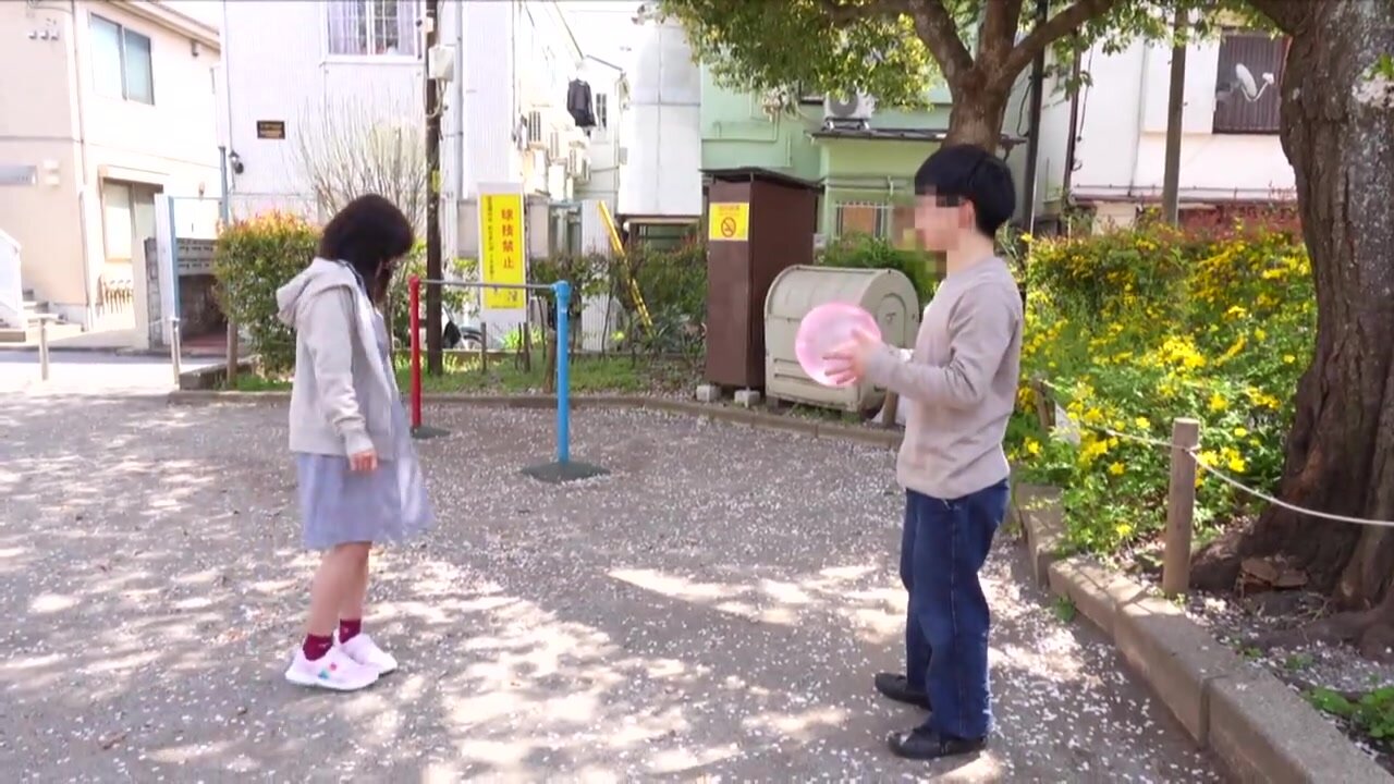FSBK-015 A beautiful, tanned girl living in a garbage house is given an aphrodisiac and is flowers and flowers until she loses consciousness. Mai Kitano, a beautiful, petite girl.