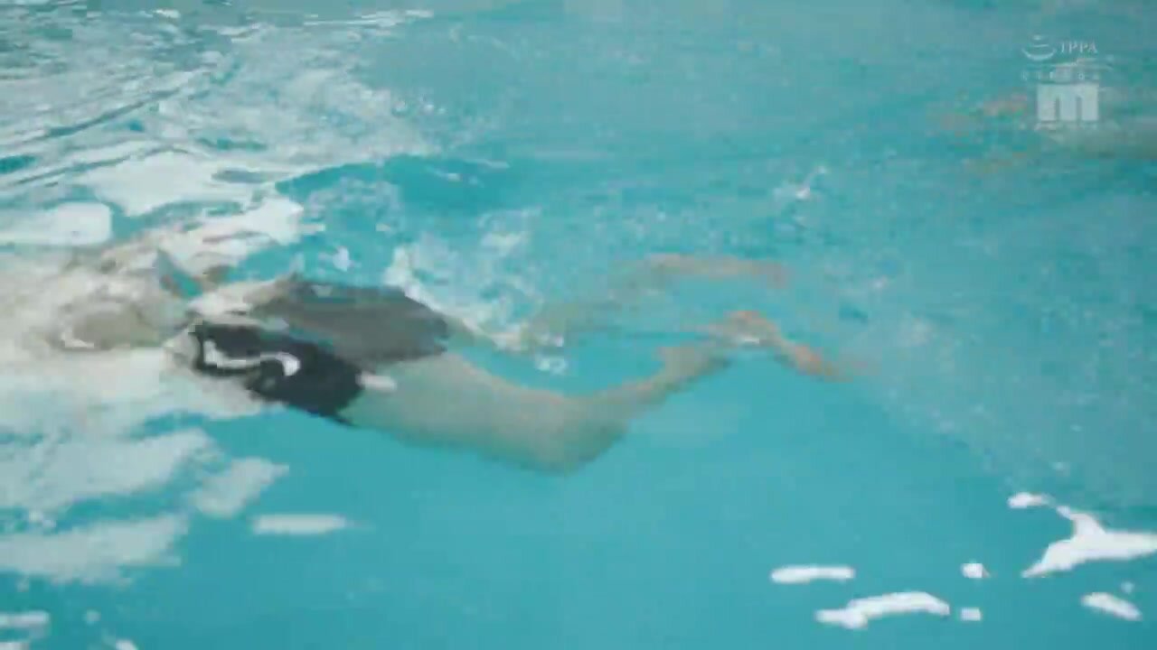 MIDA-330 My admired senior Kanna was gang-flowers by a strong swimming club member... Kanna Miki