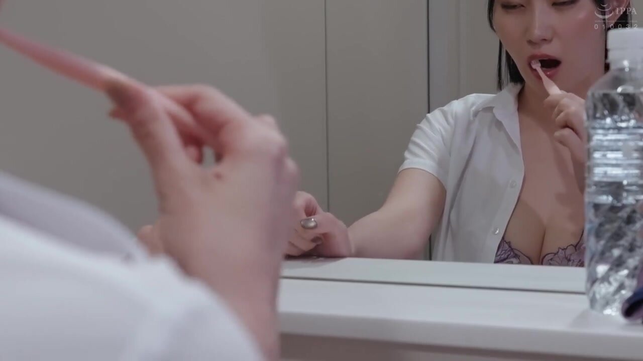 HNTRZ-018 Cock, please. Akane Mitani, the first-class slutty flight attendant with the strongest complaint handling skills on domestic flights.