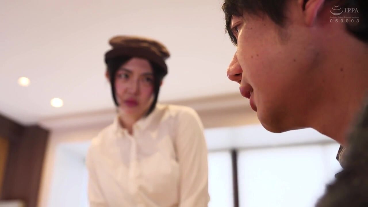 MKMP-670 Rumor has it that she'll give you a blowjob anywhere. She's known for breaking up soon after a relationship, but she's the type who'll make your boyfriend's dick go wild no matter where you are - Aiga Mizuki