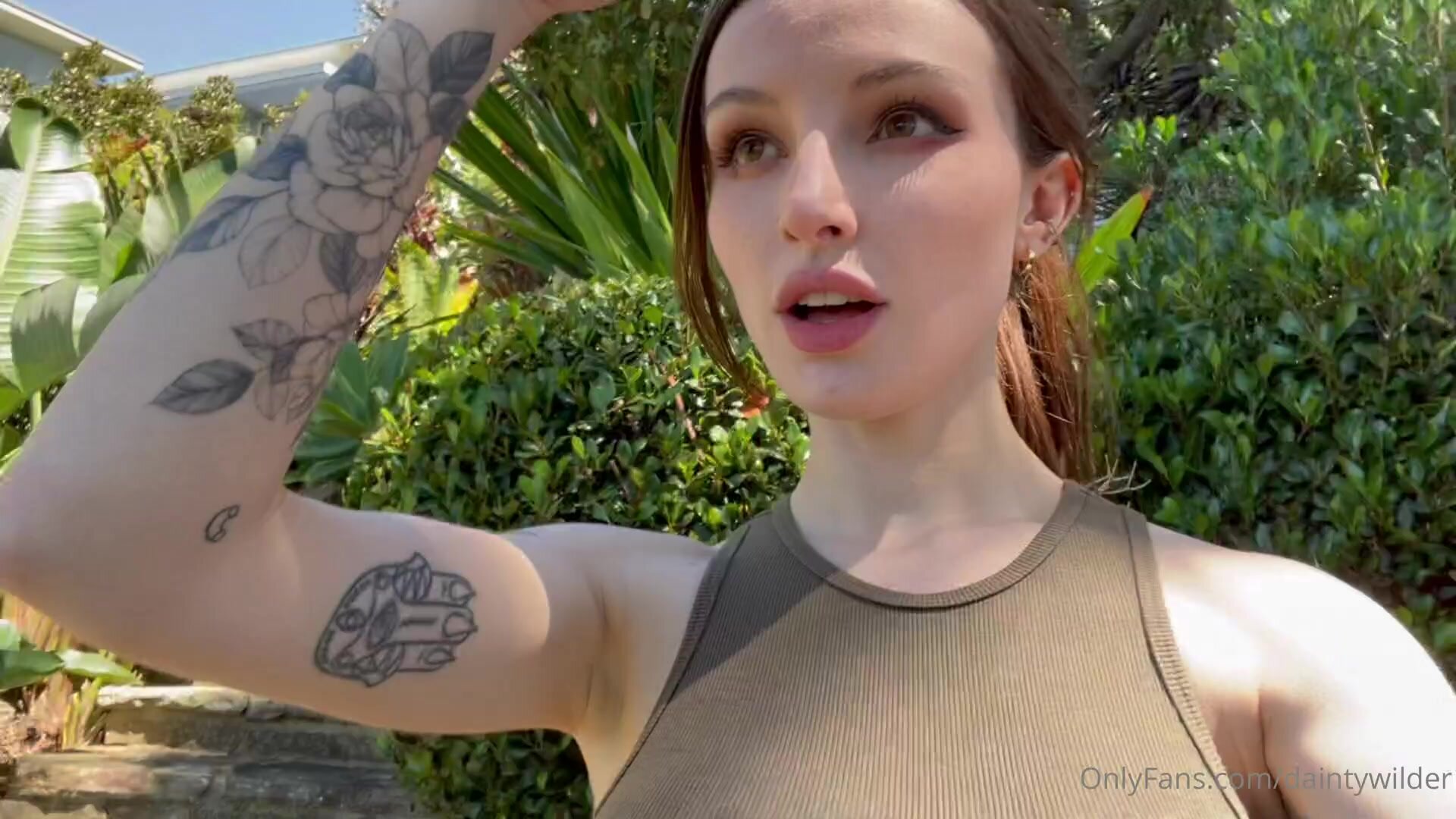 Dainty Wilder - Outdoor Sporty Chick Masturbation