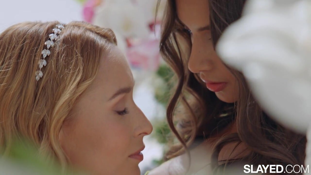 Slayed -Vanessa Alessia - Kelly Collins - Blonde and Brunette's Seductive Calling / 25.10.2022