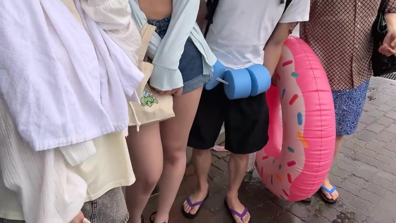 SDMM-210 Magic Mirror Van: We call out to a group of friendly college students hanging out at the beach and invite them to a slippery lotion-filled Tsu○ster game in their swimsuits! When men and women rub their skin against each other in close contact, wi