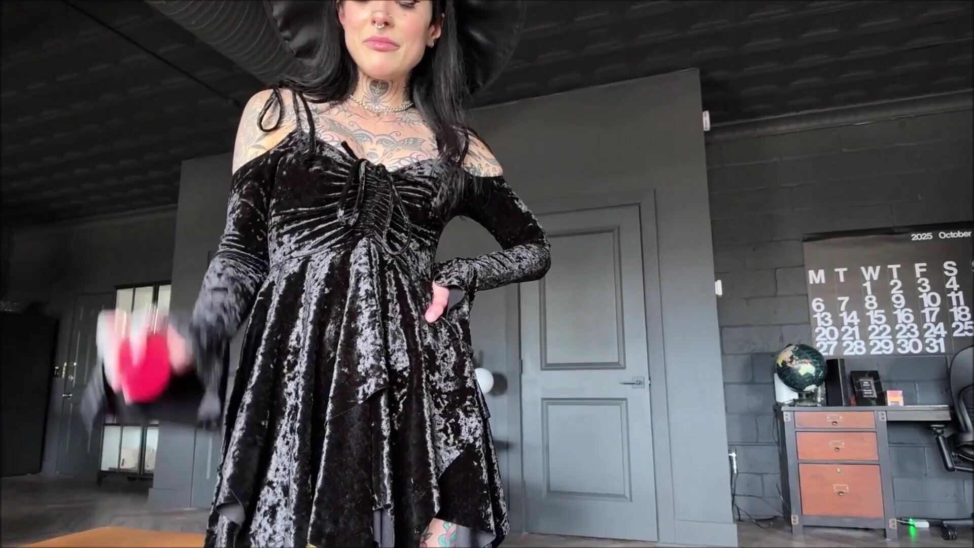 Awlivv - The Halloween Party