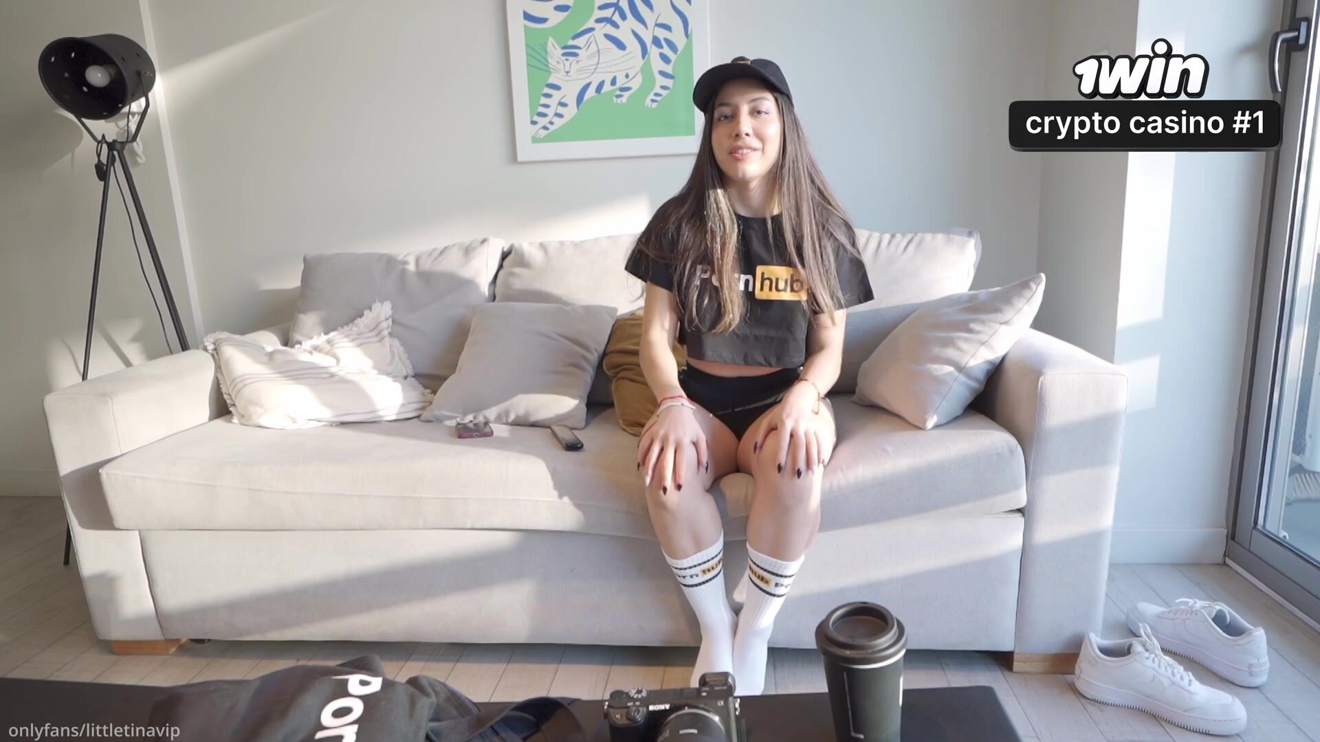 Little Tina - Mejor Amiga Me Pida Ayuda Para Hacer Un Video Anal En PornHub